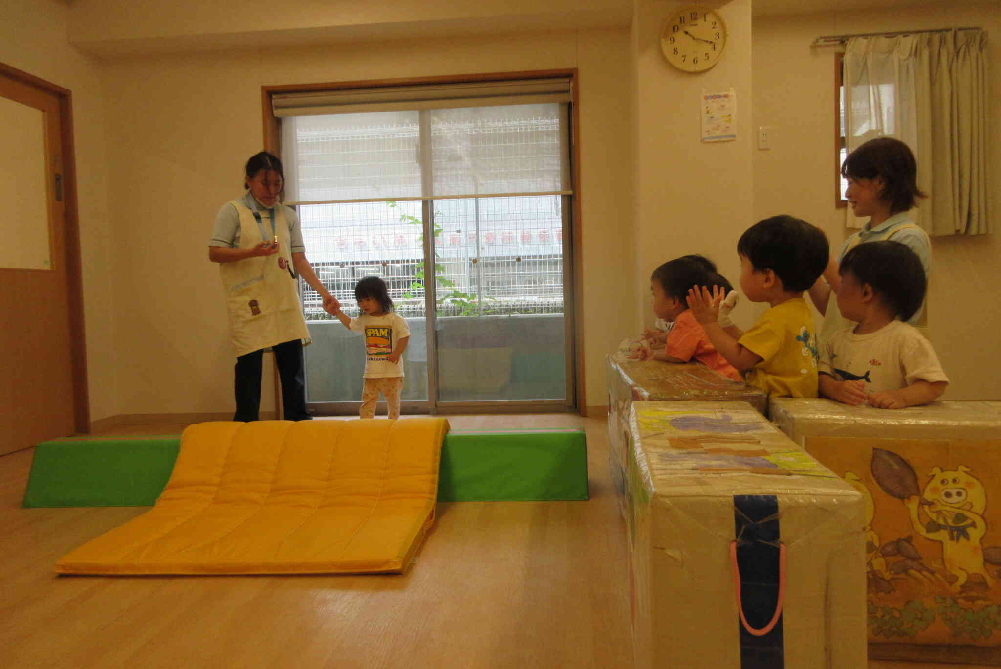 １歳児　運動遊び　「ドキドキ...  がんばれ～～」