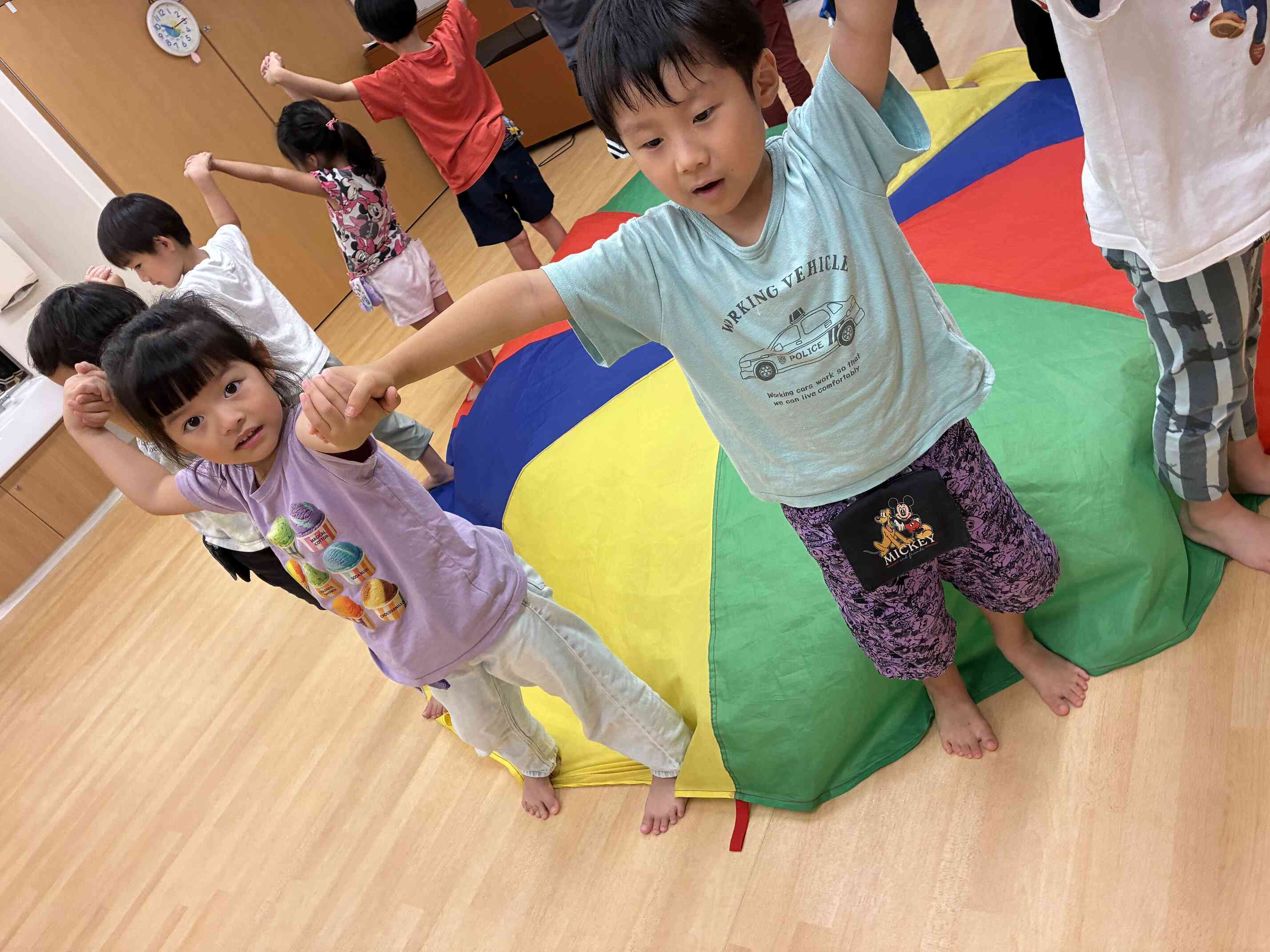 ４・５歳児　パラバルーン！