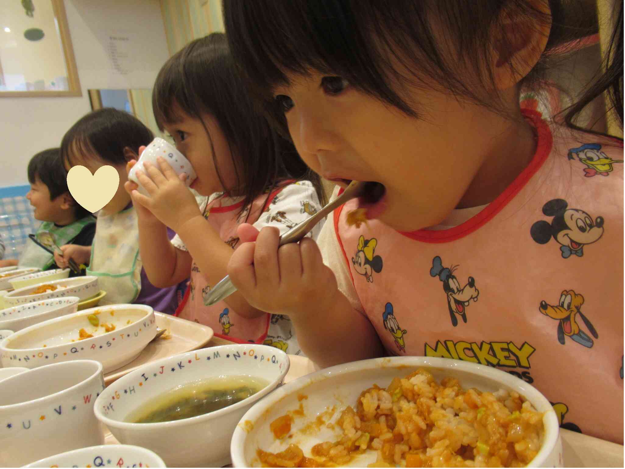 ぱくぱく食べていました。