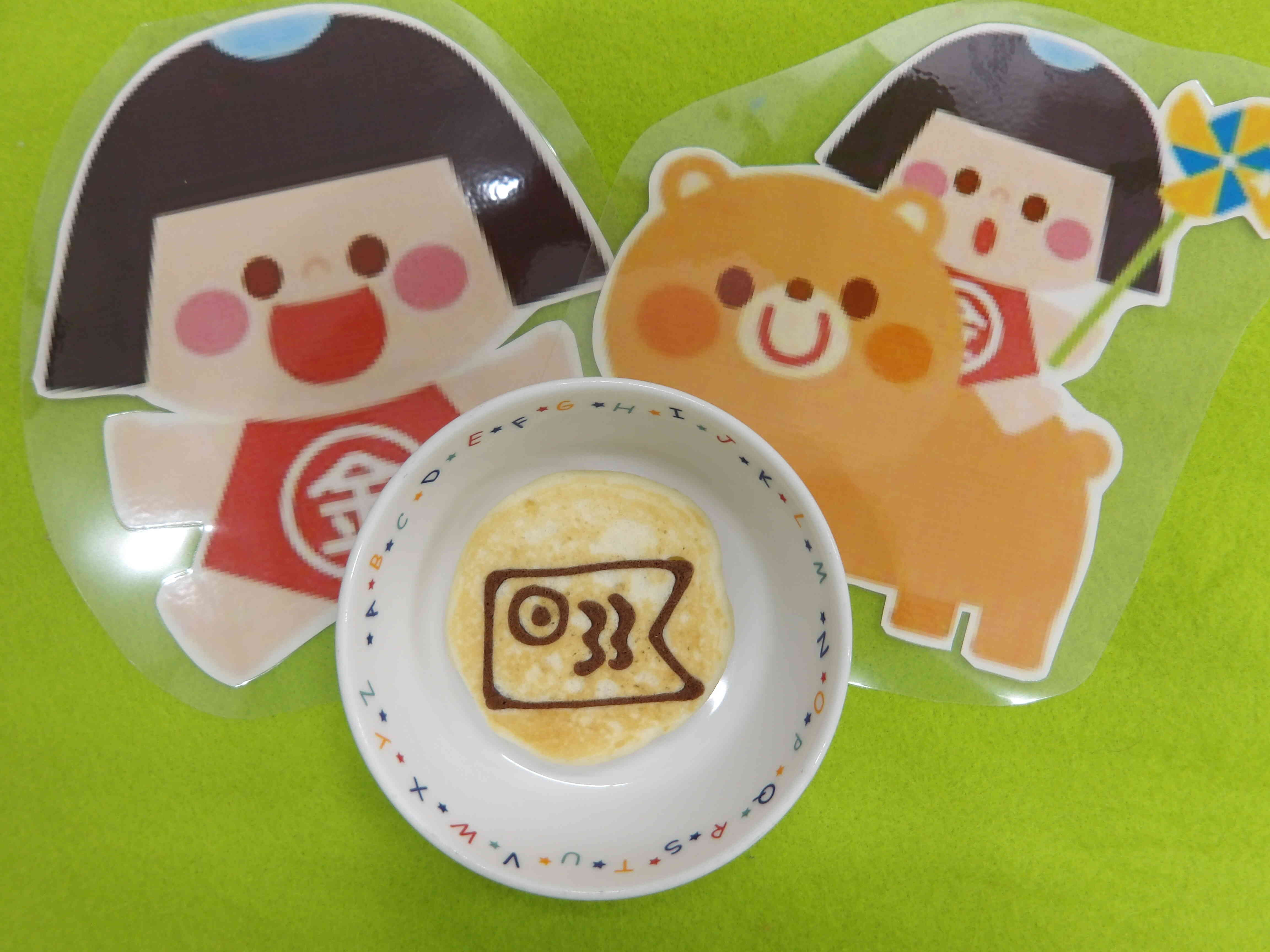 今日のおやつはとってもかわいいこいのぼりパンケーキ。