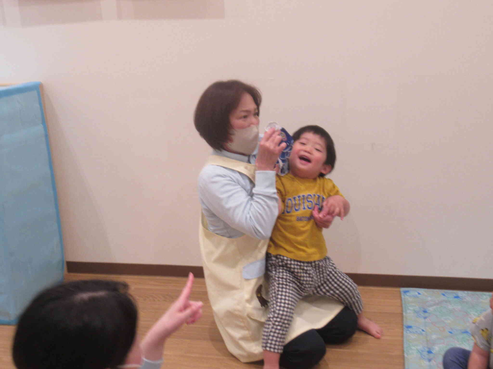 子どものこいのぼりはお友だちの後ろにいたんだよ♪
