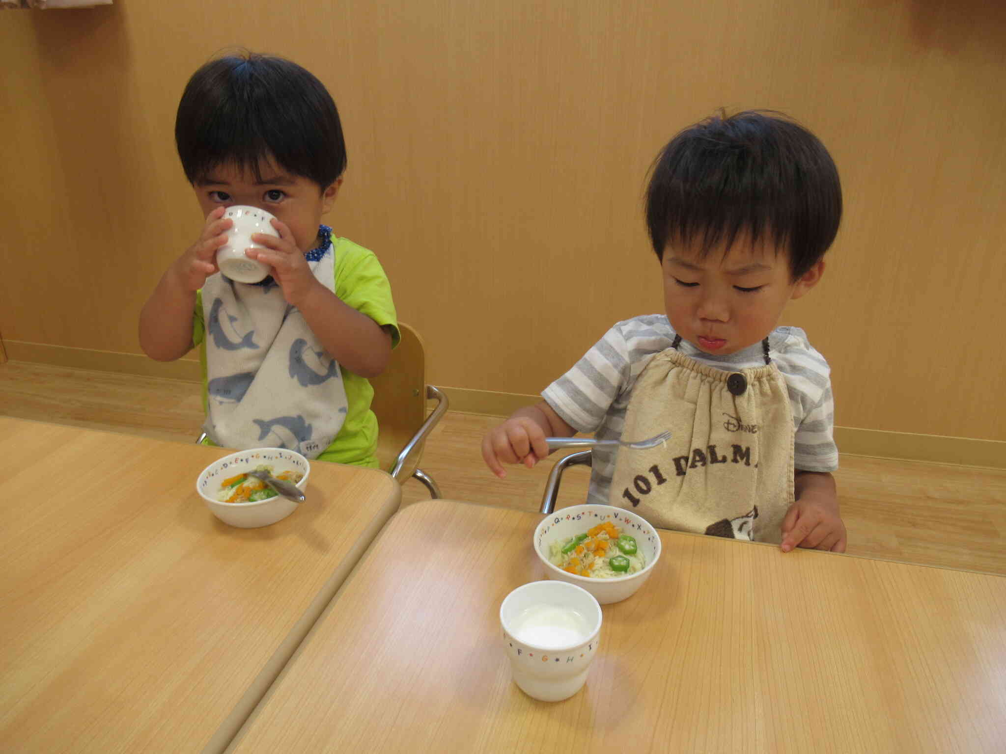 とっても上手に食べています。