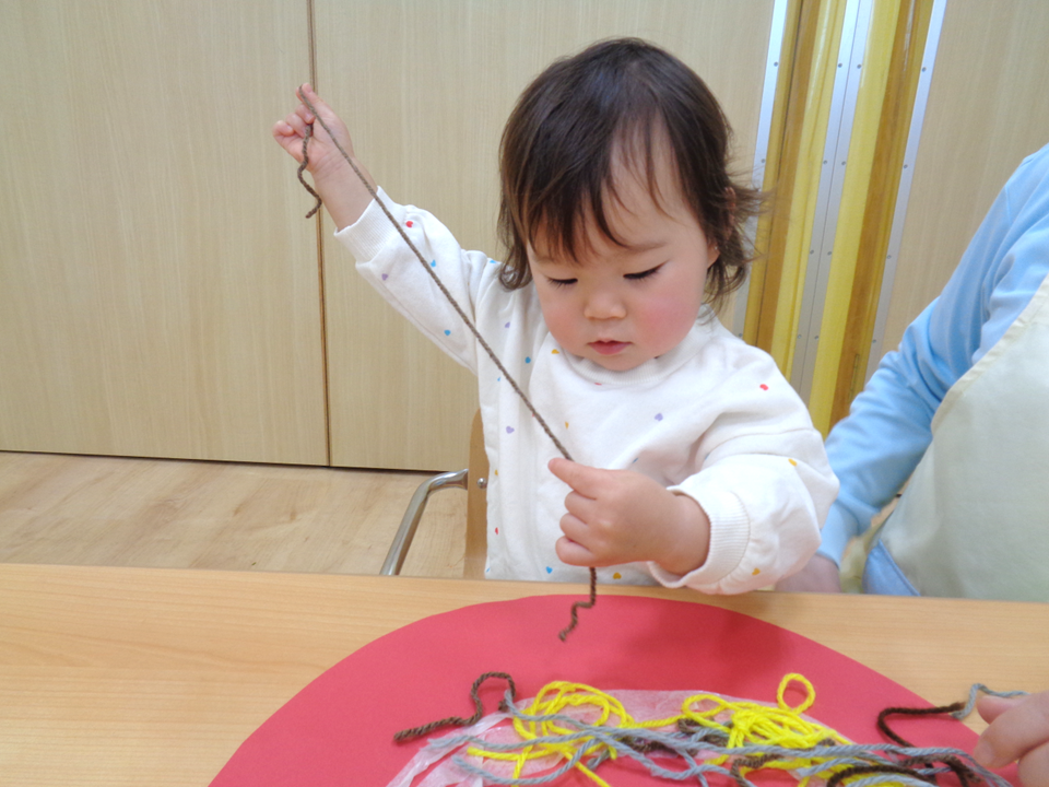 鬼のお面を作ってます♪