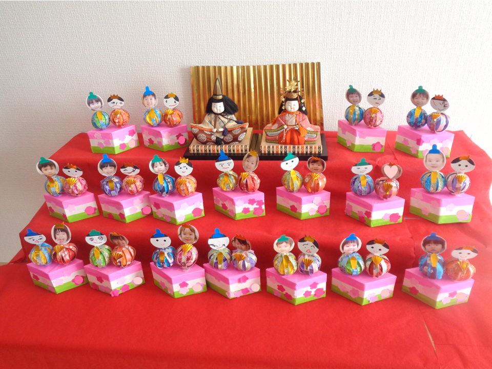 おひなさまを飾りました♪