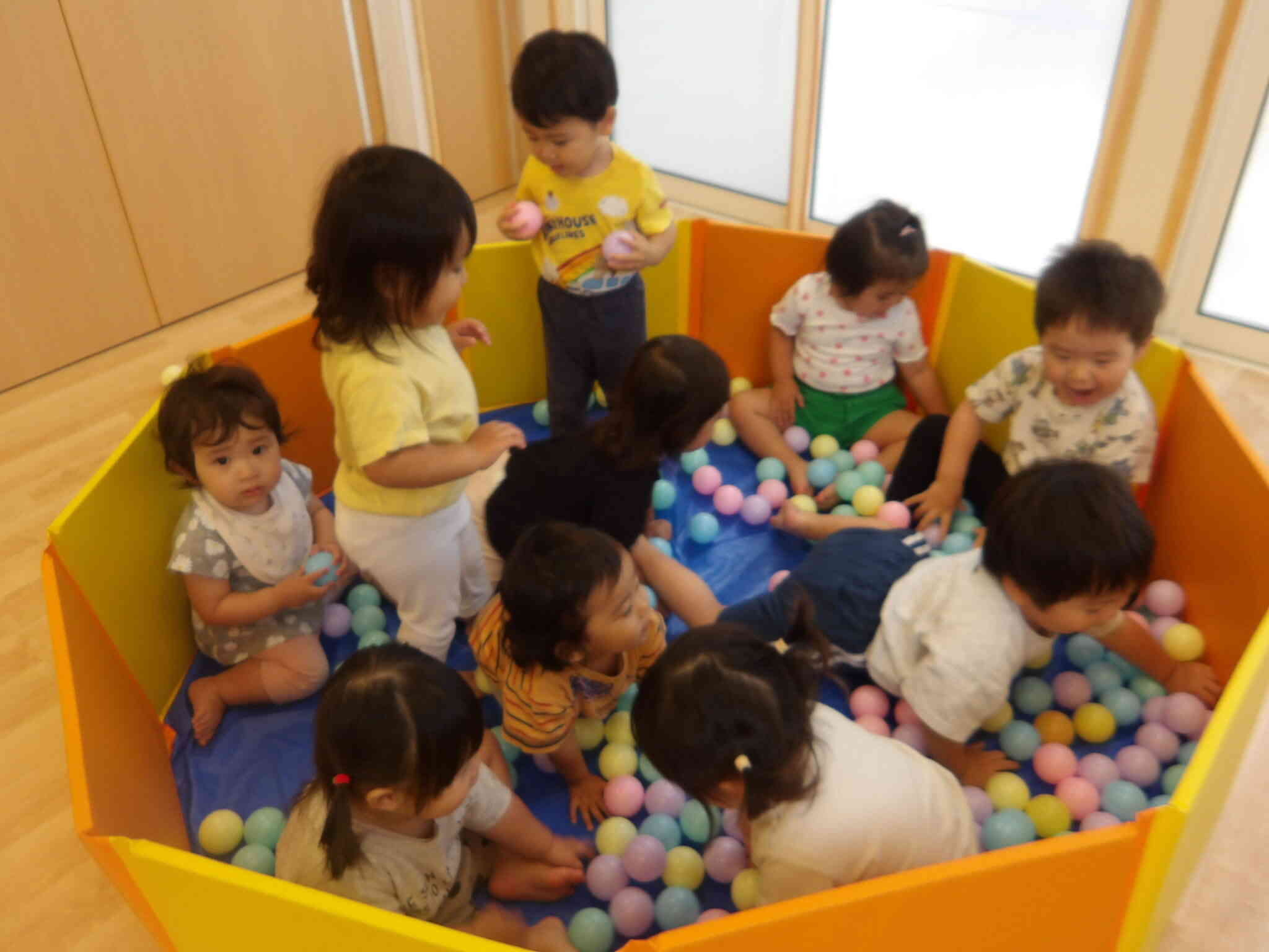 カラフルなボールがたくさん！
