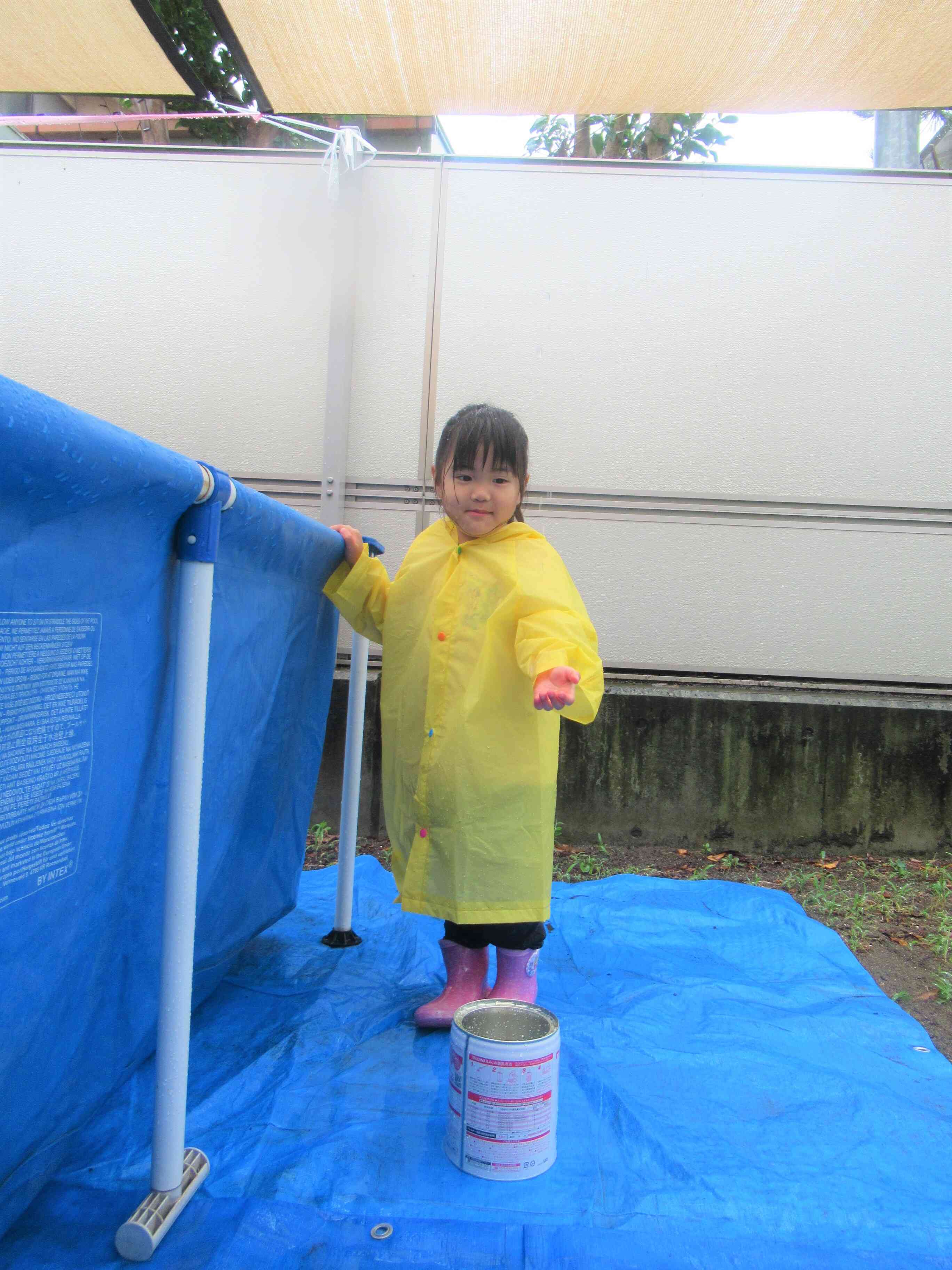 落ちてくる雨を観察！！