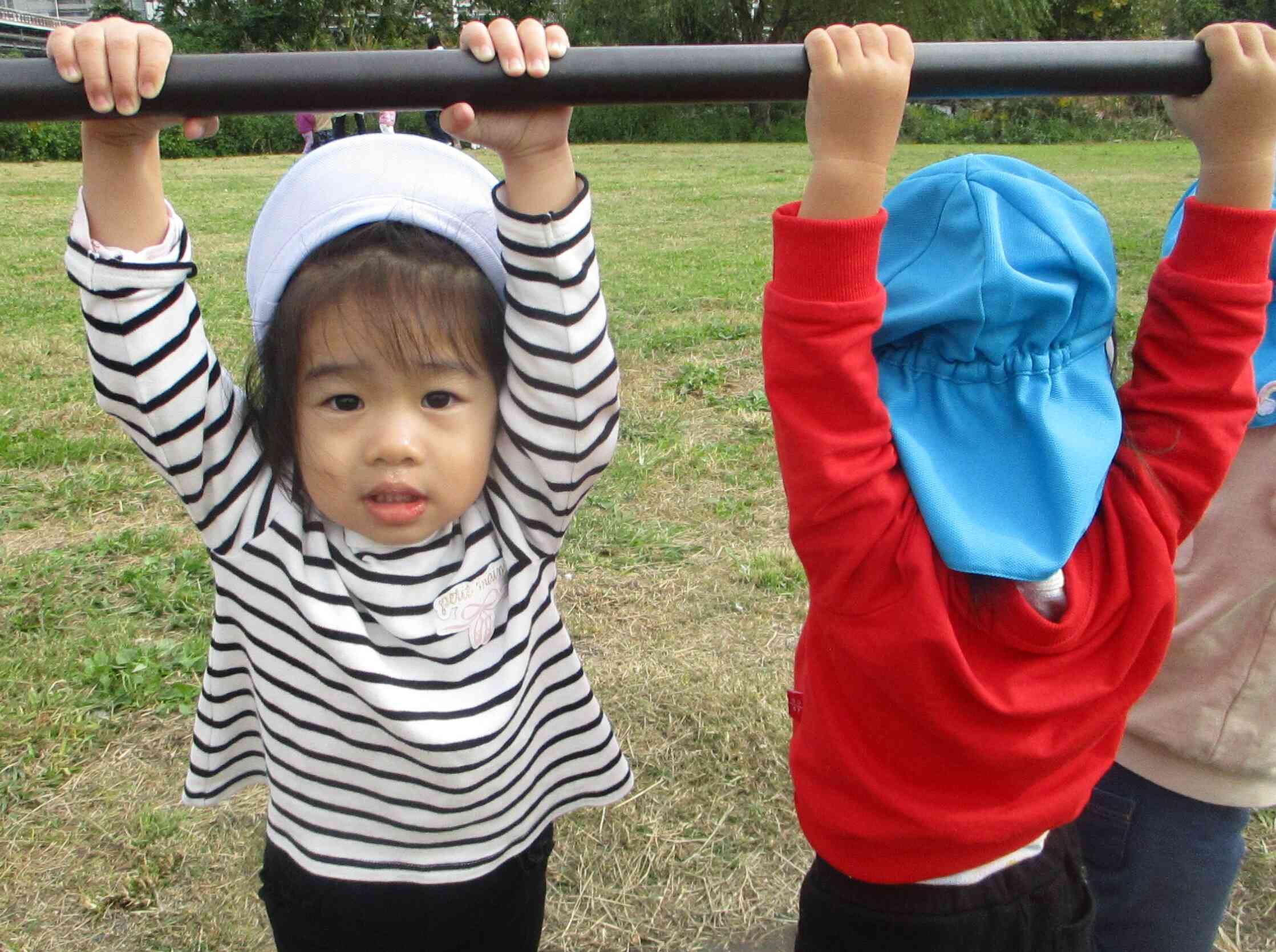 あひる組（1歳児クラス）～戸外遊びの様子～