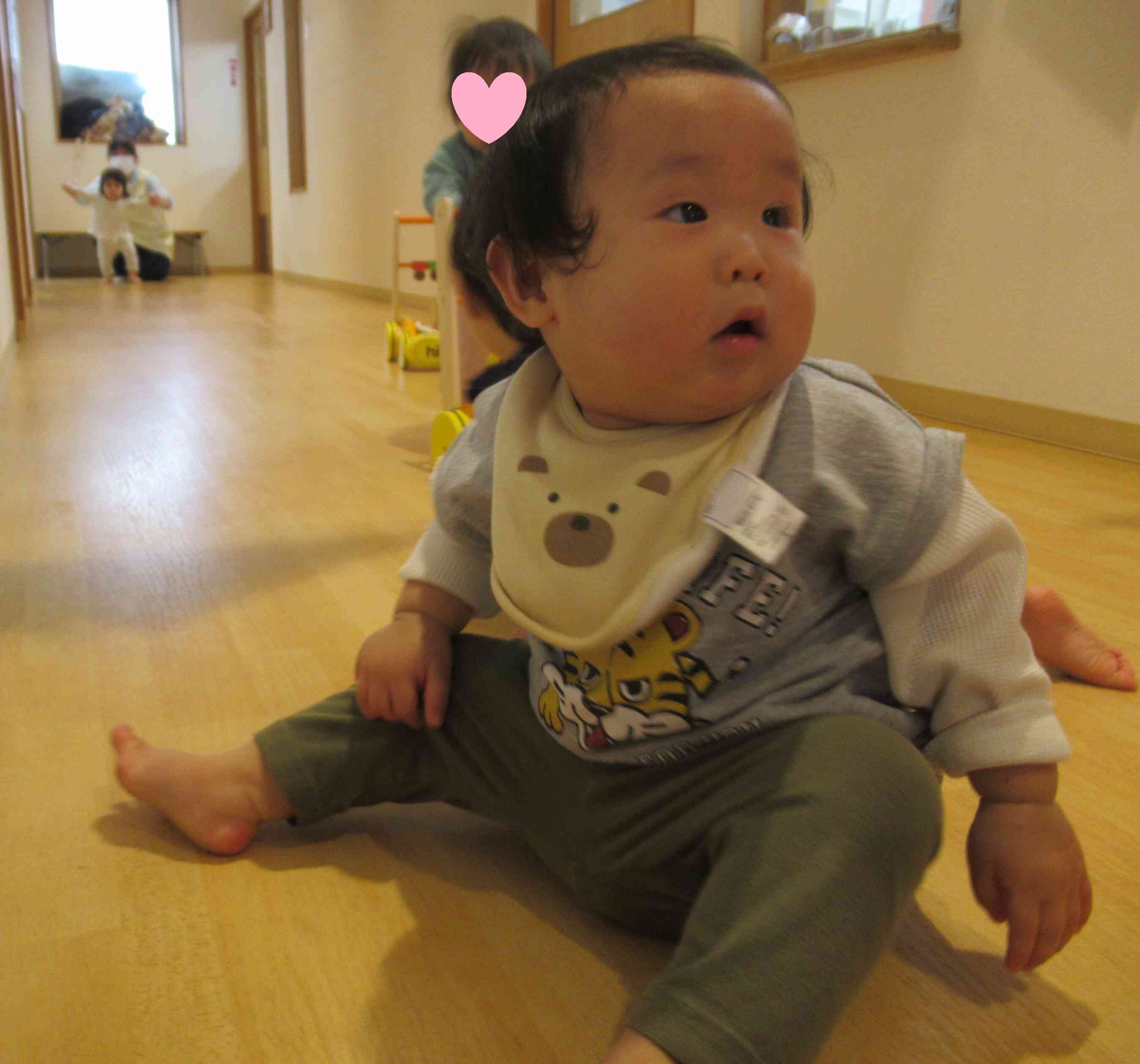 ひよこ組（0歳児）～室内遊びの様子～