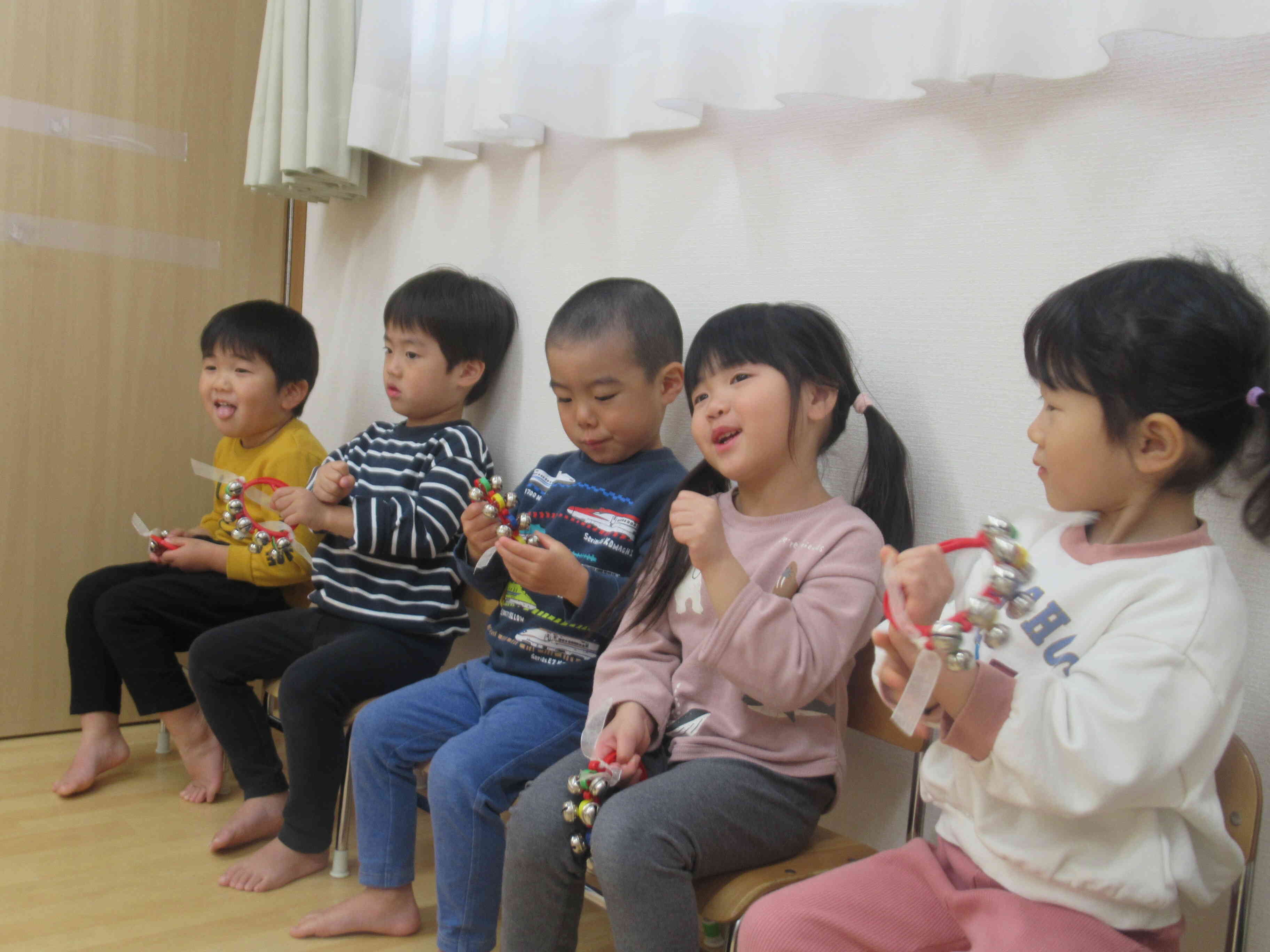 リトミックの様子～りす組（3歳児クラス）～