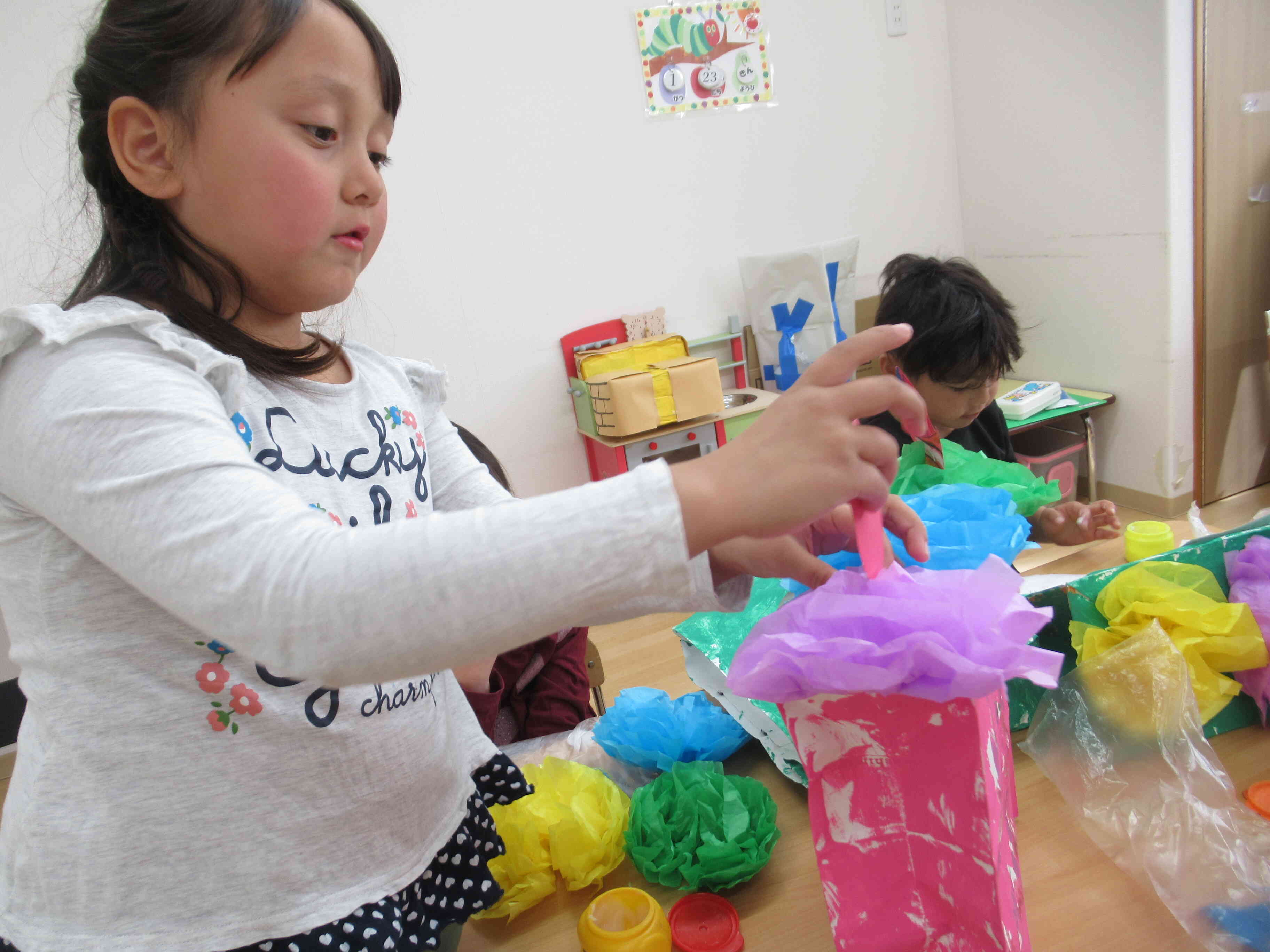 髪や目や角を貼り付けます♪