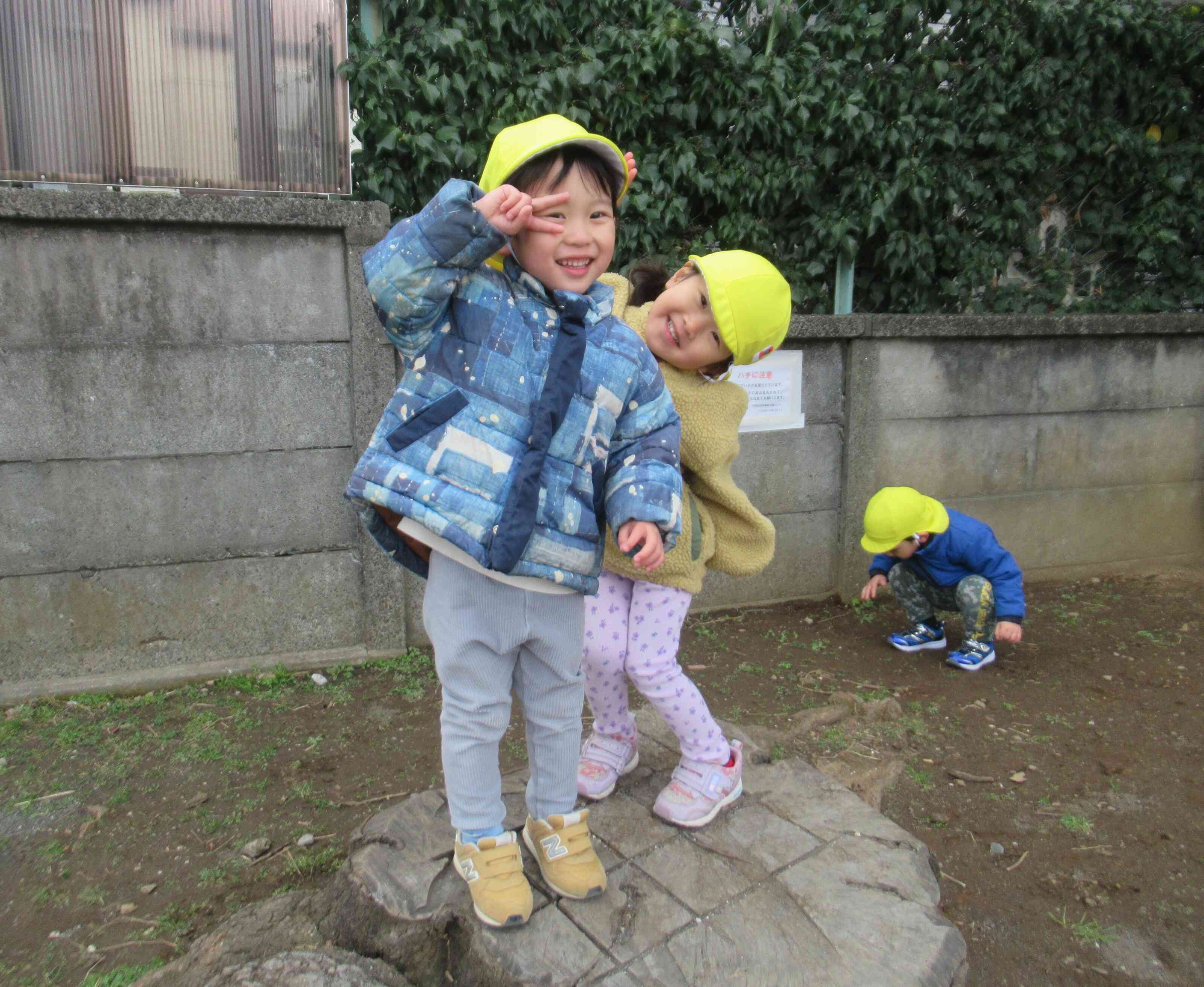 散歩先での様子～りす組（３歳児）～