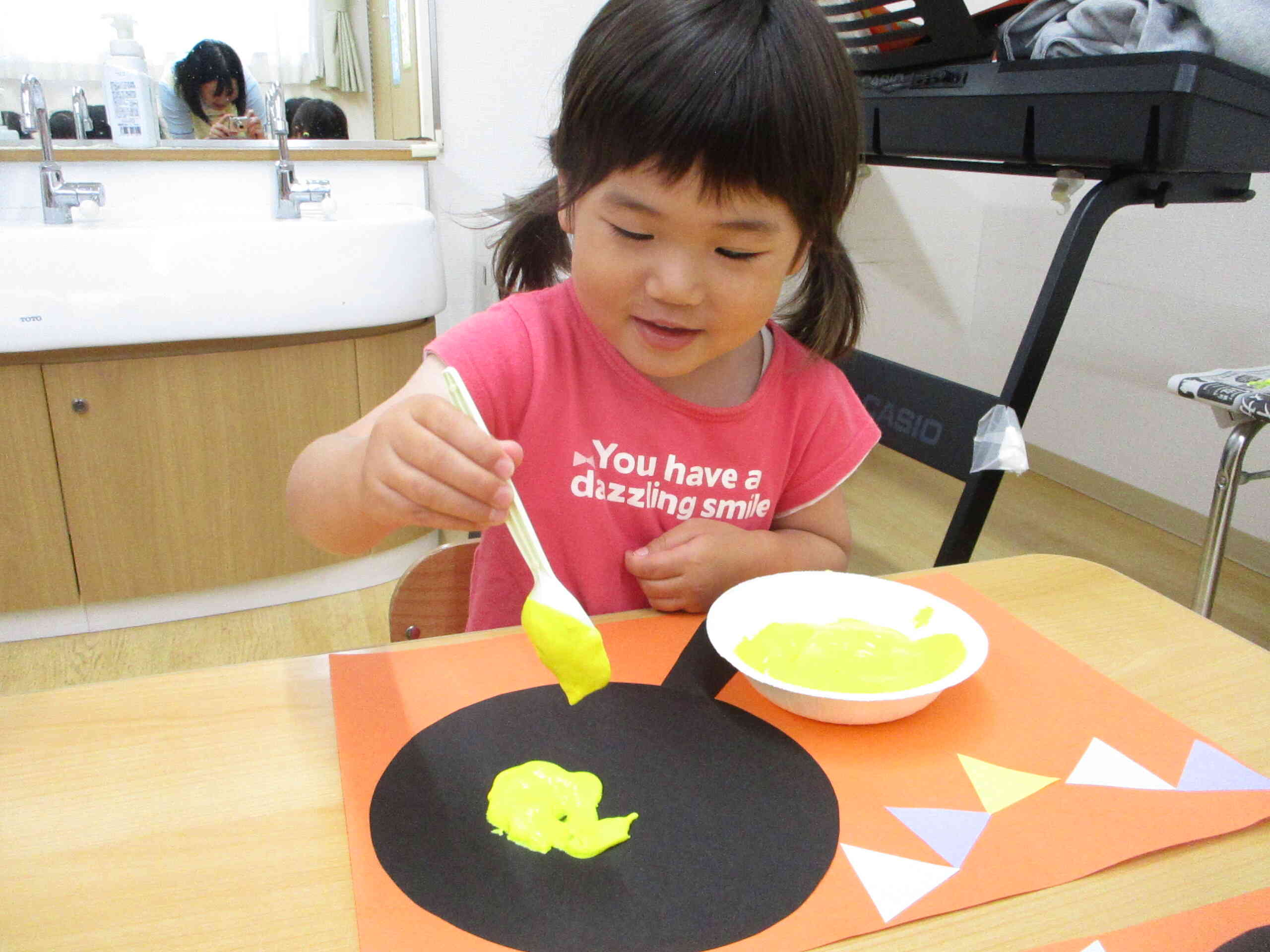 製作の様子～りす組(3歳児)～