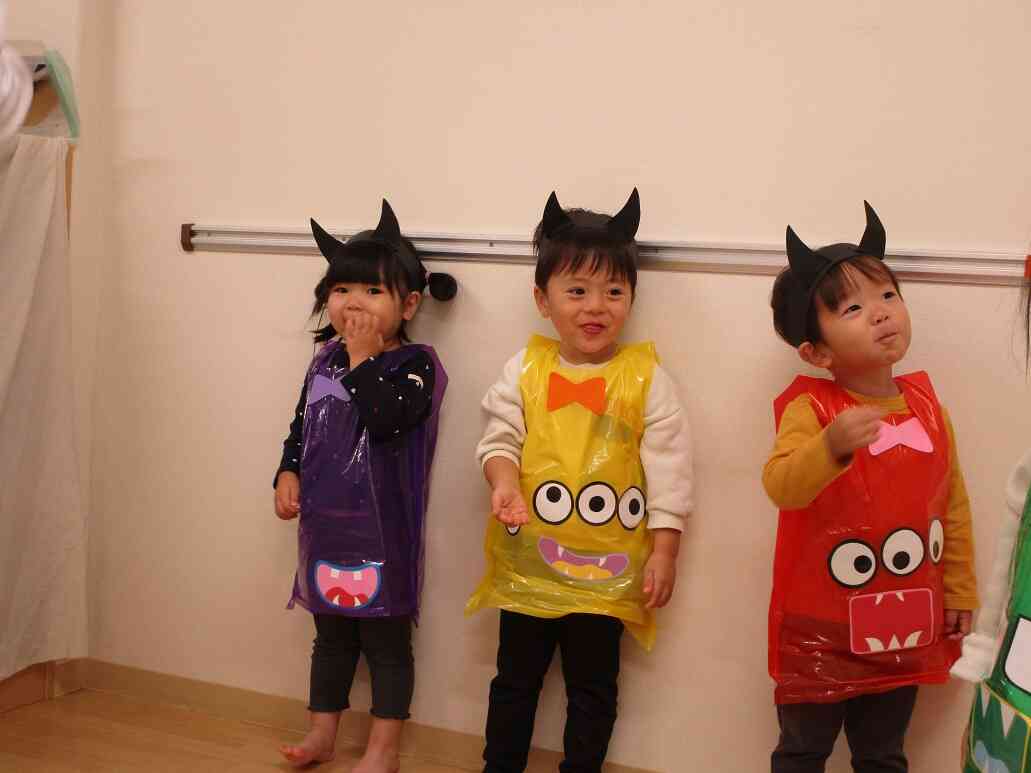 かわいい衣装でハロウィンダンス♪