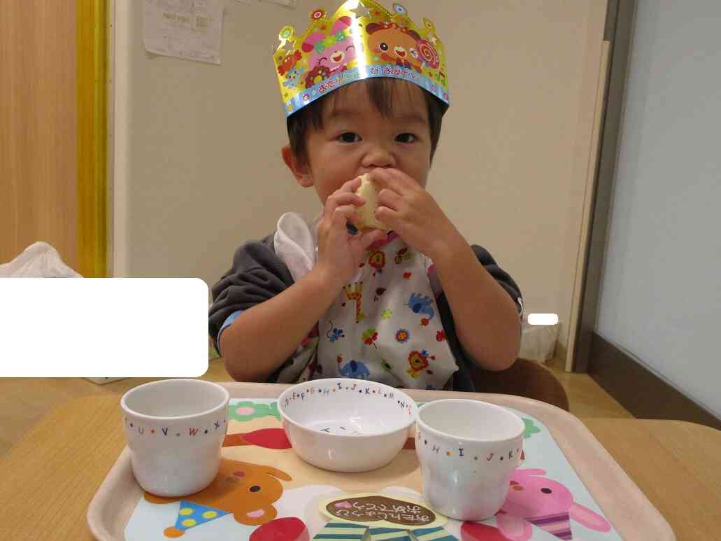 ランチョンマットのロウソクをフ～ッと消しました！