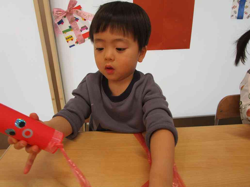 正解は、【タコ】お正月の凧になるタコでした！！