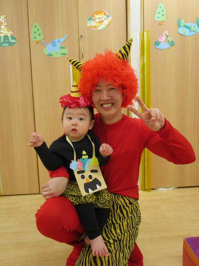 ０歳児のお友だちもおにさんに自ら行きました♪