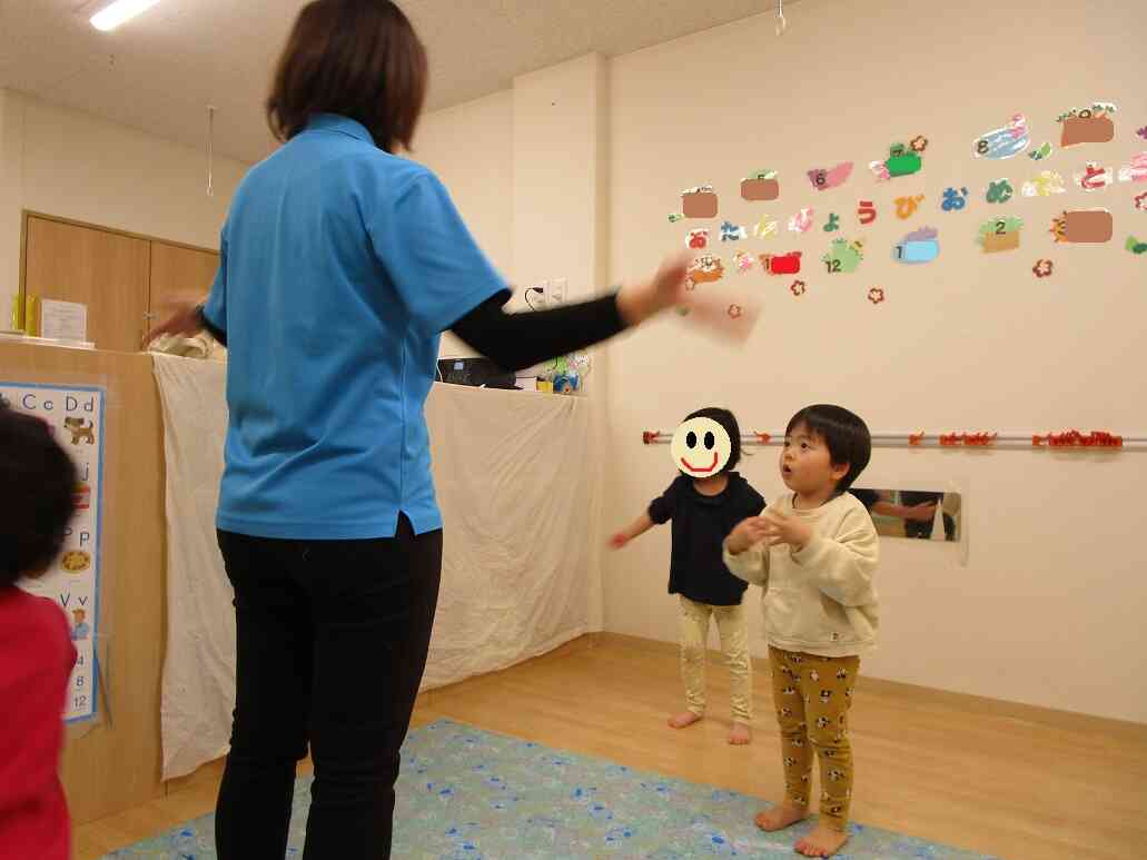 乗り物が出てくるダンスも♪