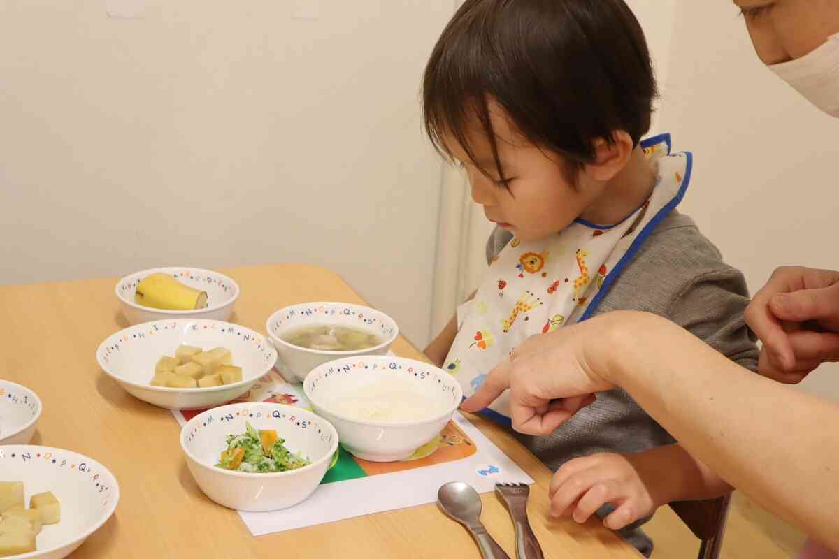 今日の給食を置いてみよう！