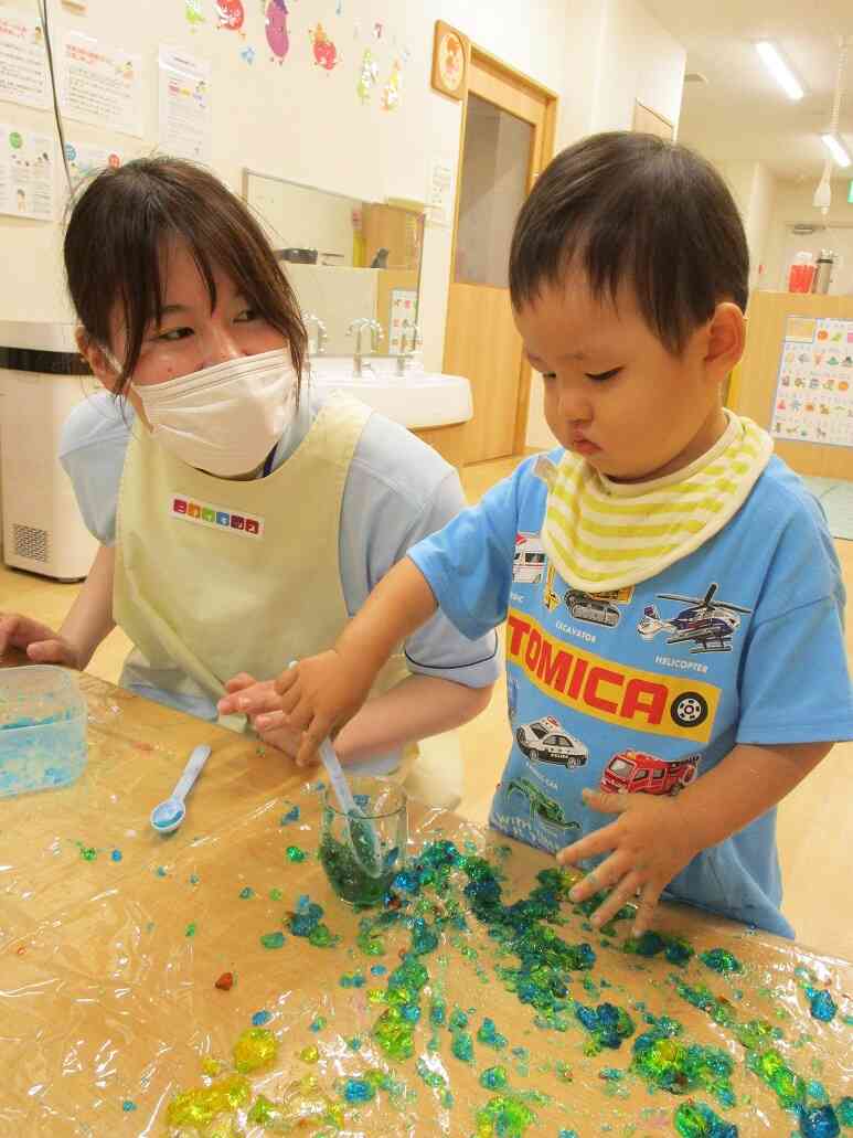 食べられないゼリーでプルンプルン♪