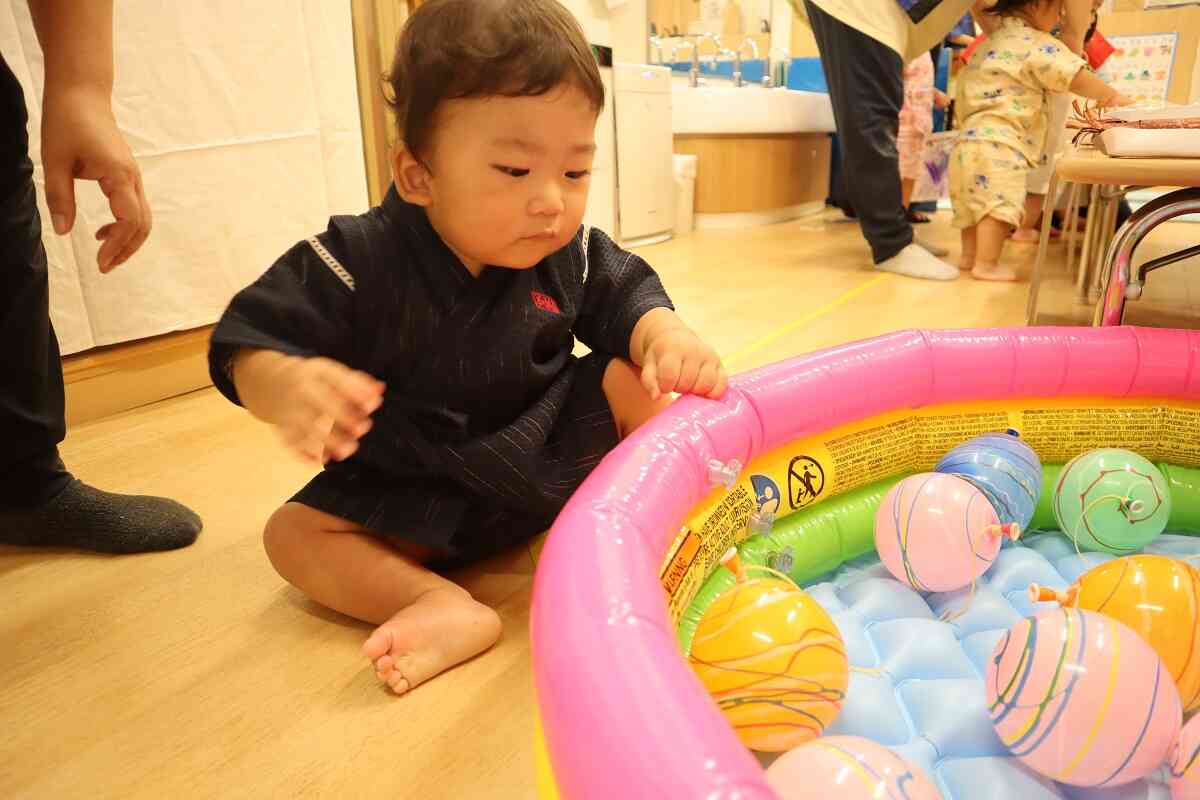 じ～っと観察中