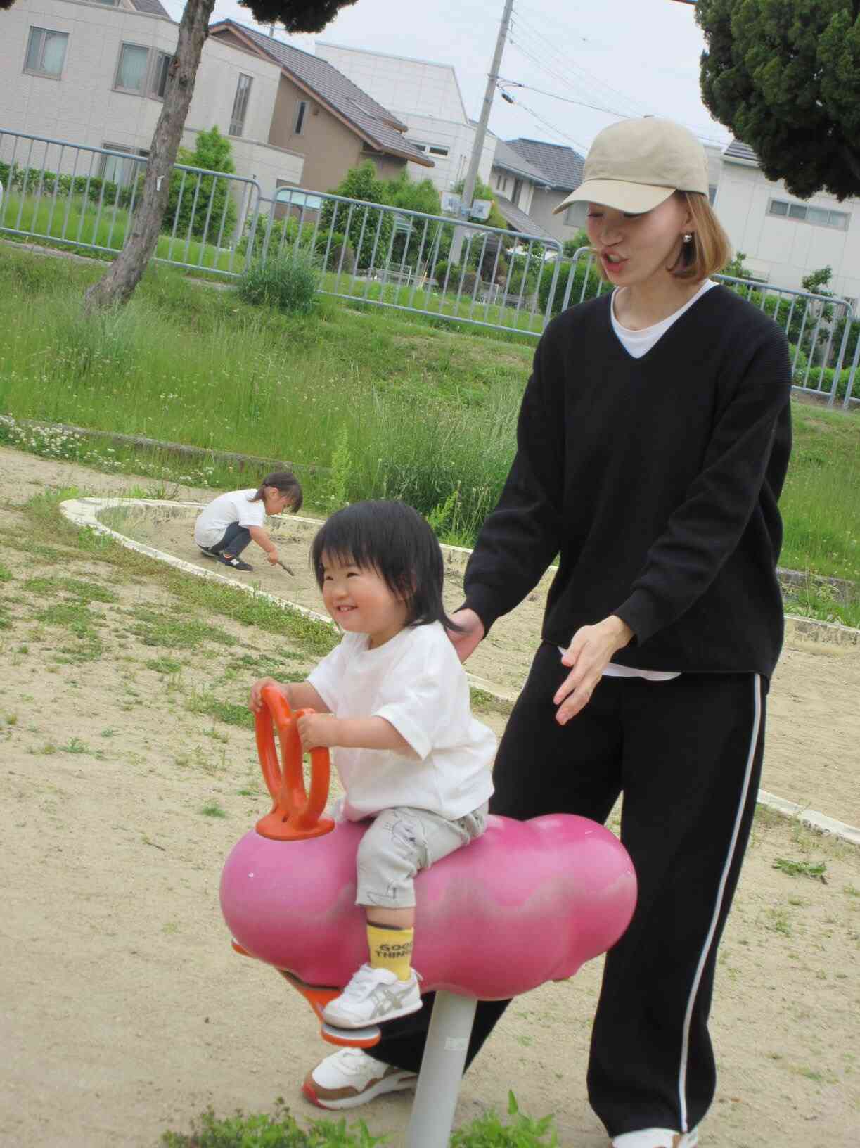 お母さんに押してもらって、嬉しいね☆
