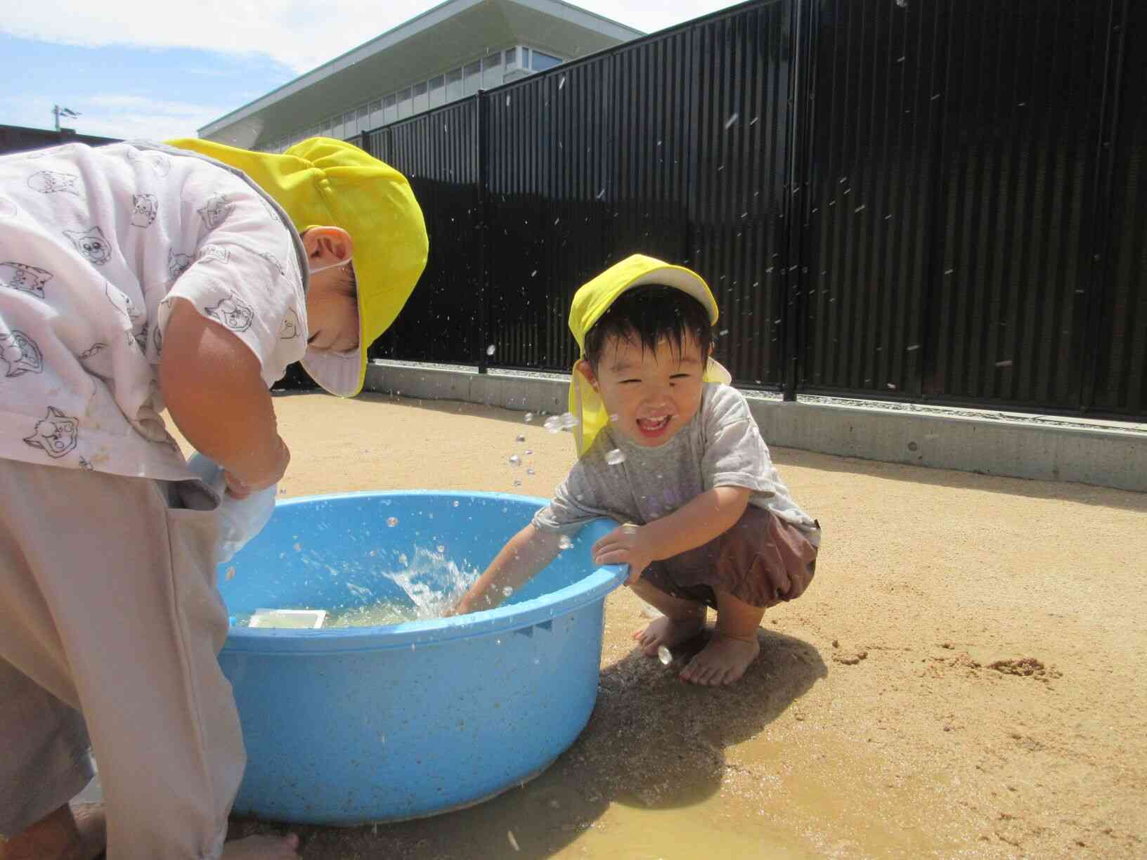 夏らしい遊び気持ちいいねっ！！♡