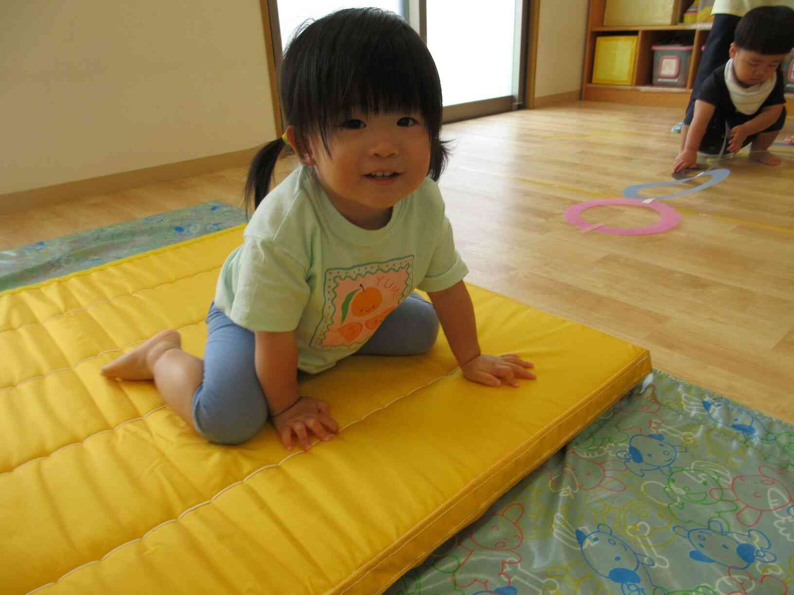 マットでジャンプの後は豪快にドスーン♡