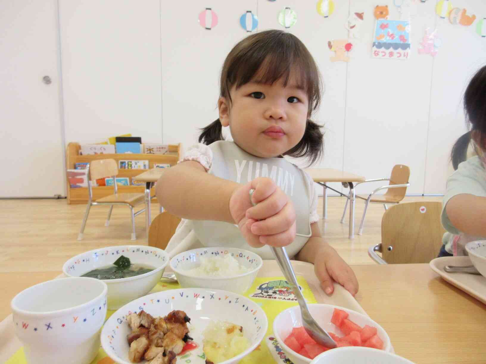 給食も誕生日メニューに変更して、大好物がたくさん献立に仲間入りでした！