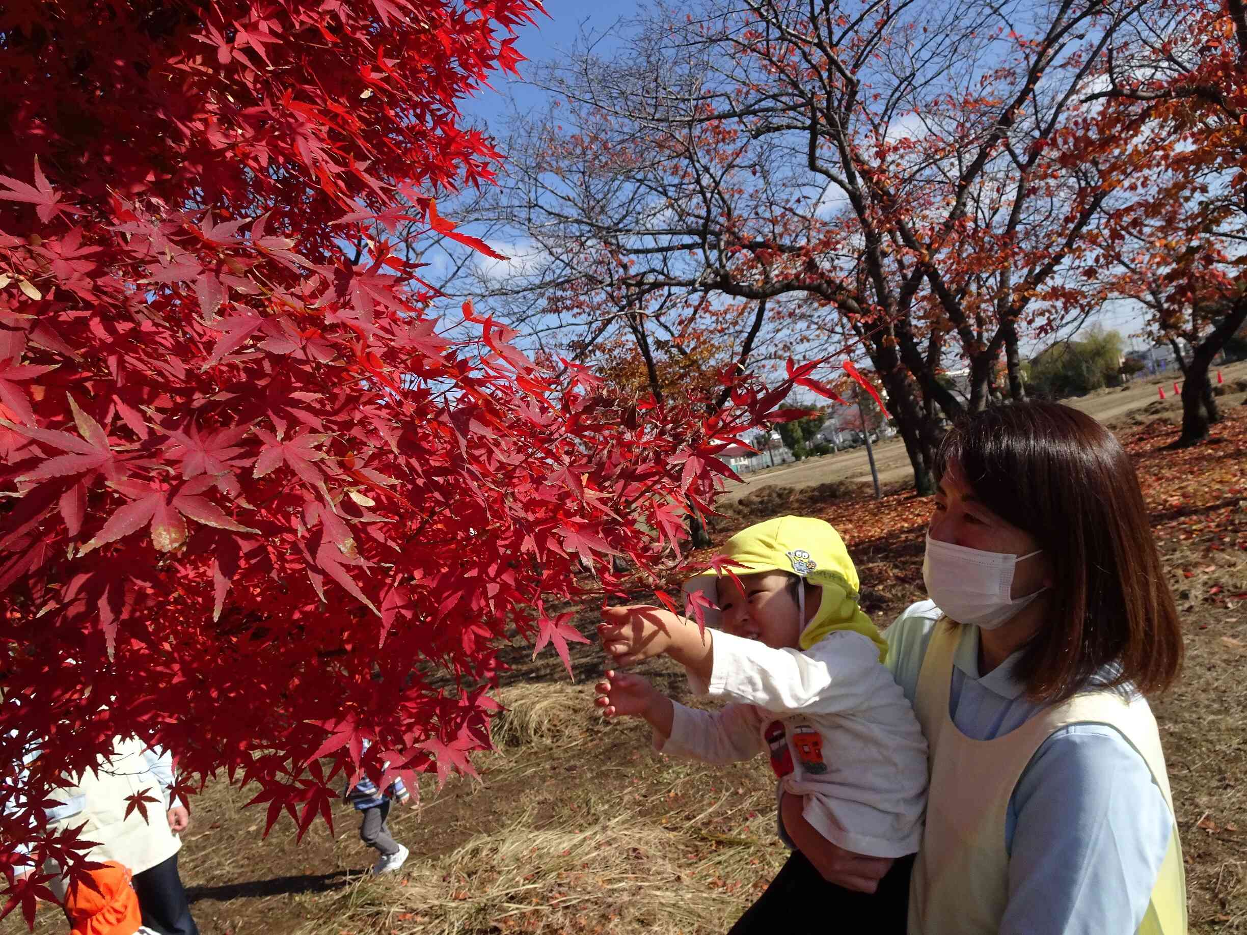 先生に抱っこしてもらって・・・♡嬉しいね♪