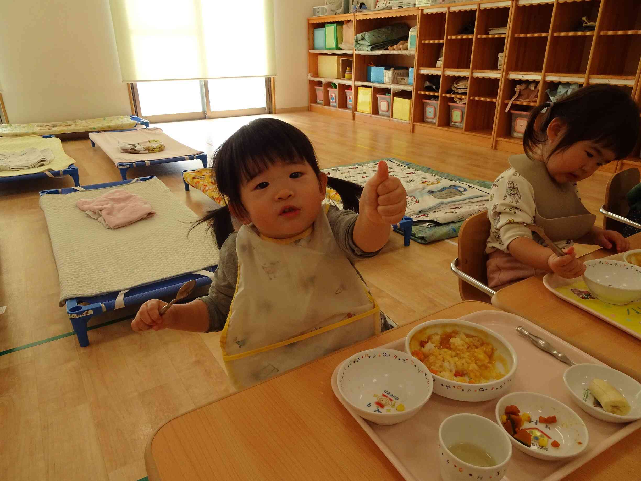 美味しい?っと聞くと、とっても可愛いグー★★ポーズをくれました!
