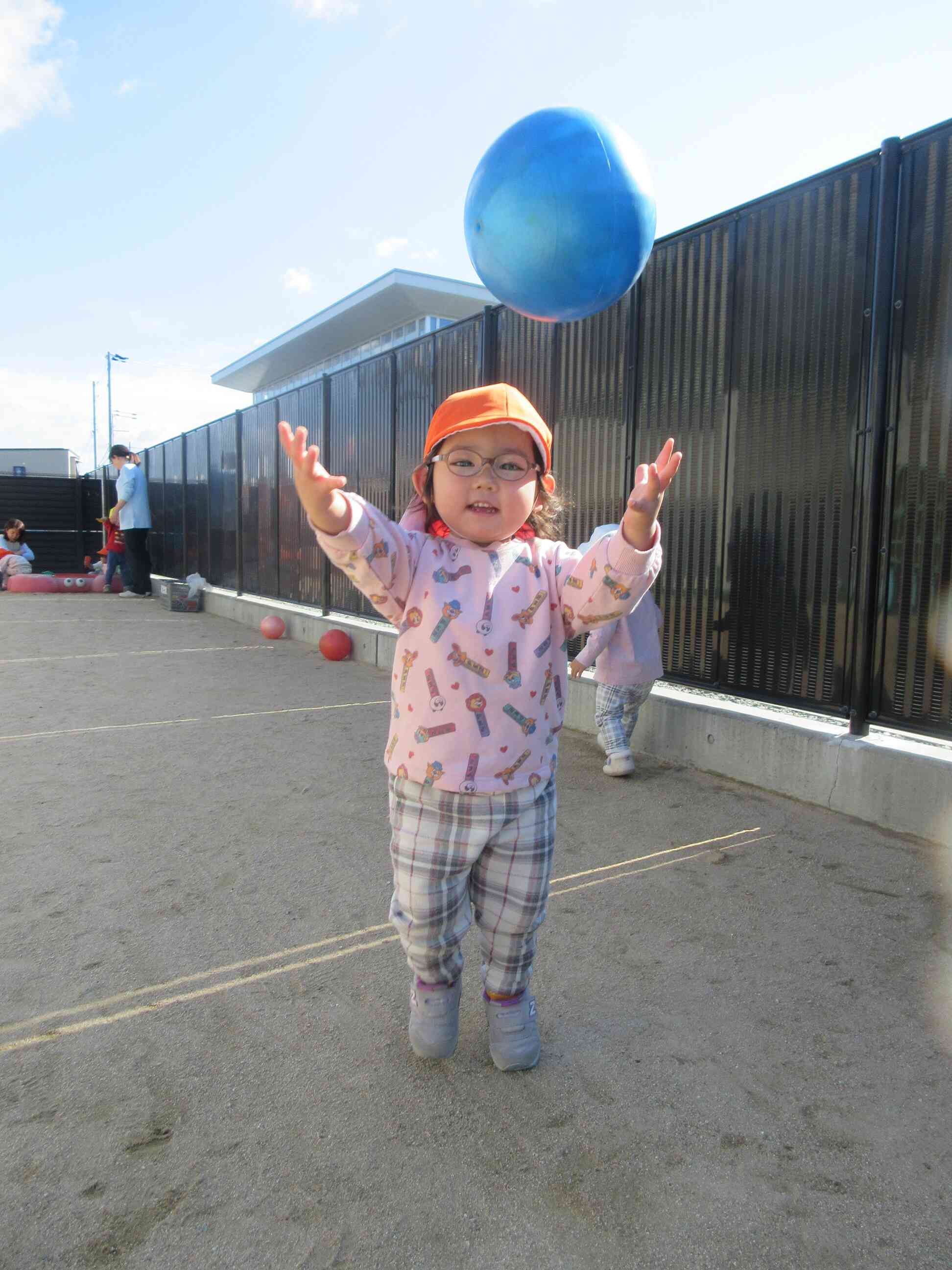 園庭であそびました♡