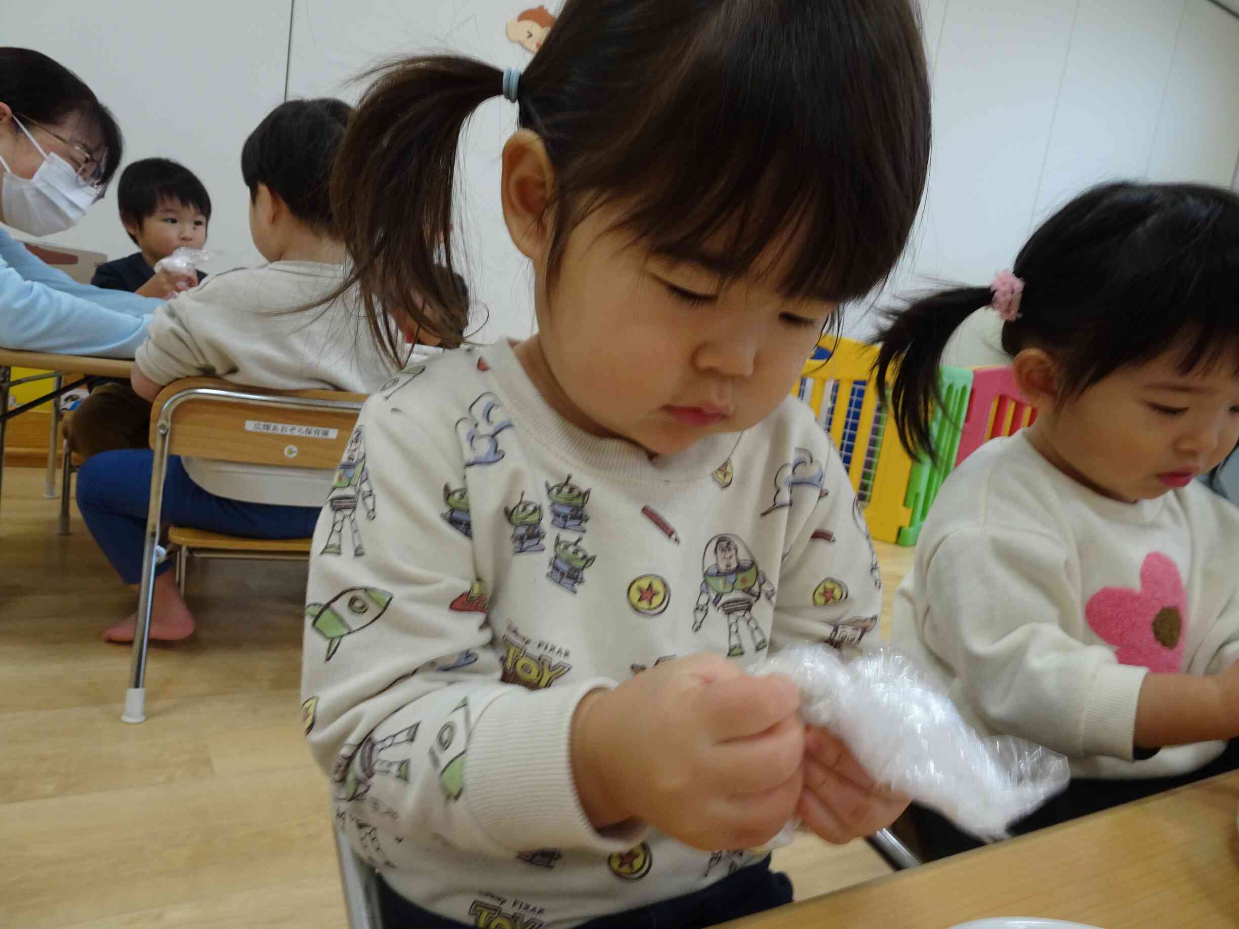 ギュッギュッ！！っと真剣です。