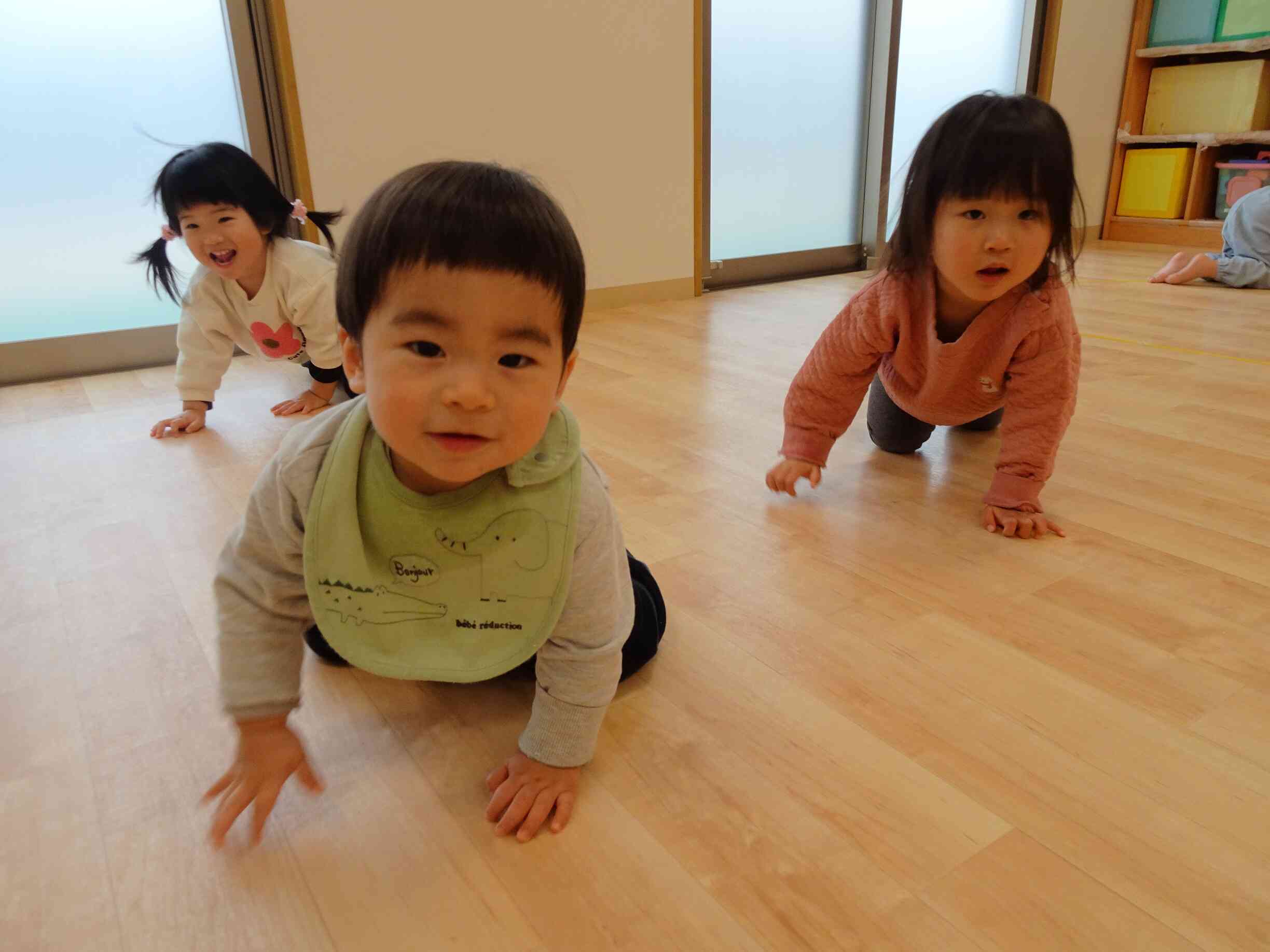 リトミックでハイハイTIME♡