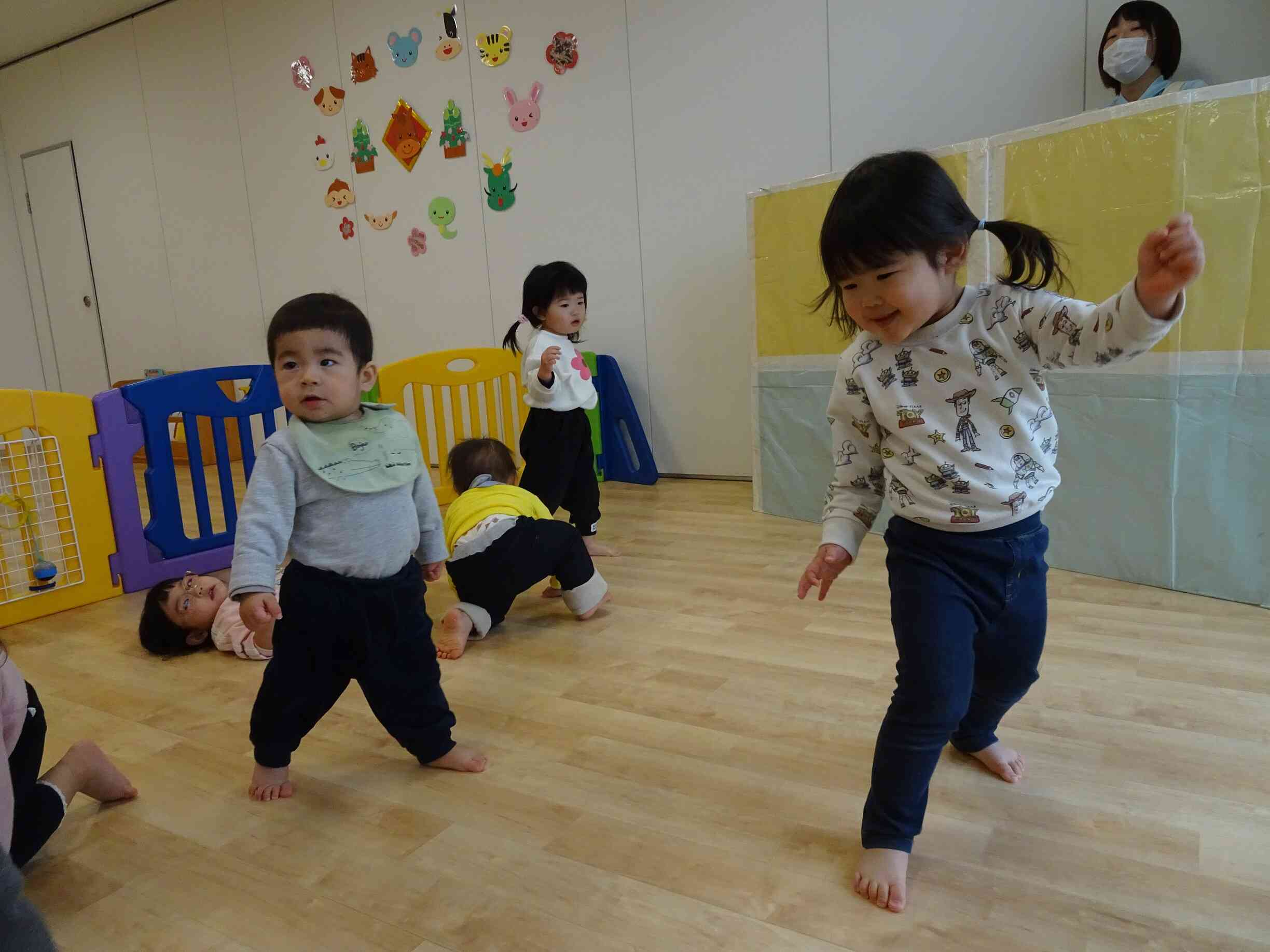 ピアノに合わせてリトミック♪♪