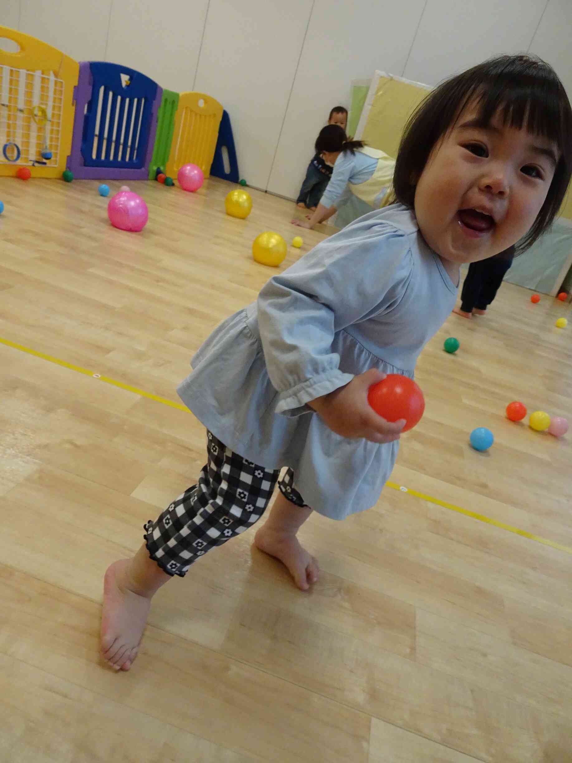 ボール遊びたのしいね♡