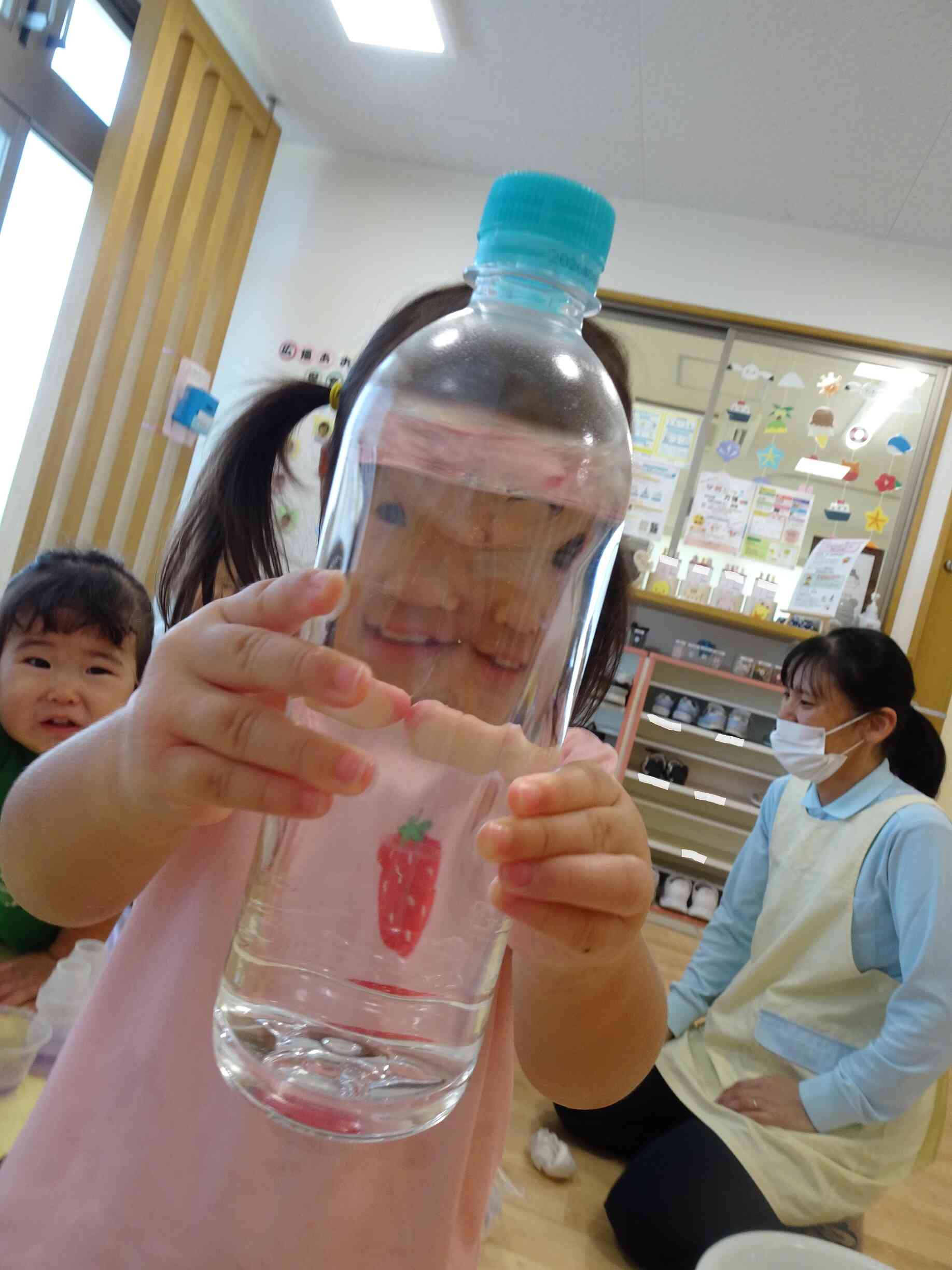 あれあれ♡水でお顔が・・・♡大爆笑の子どもたちでしたよ