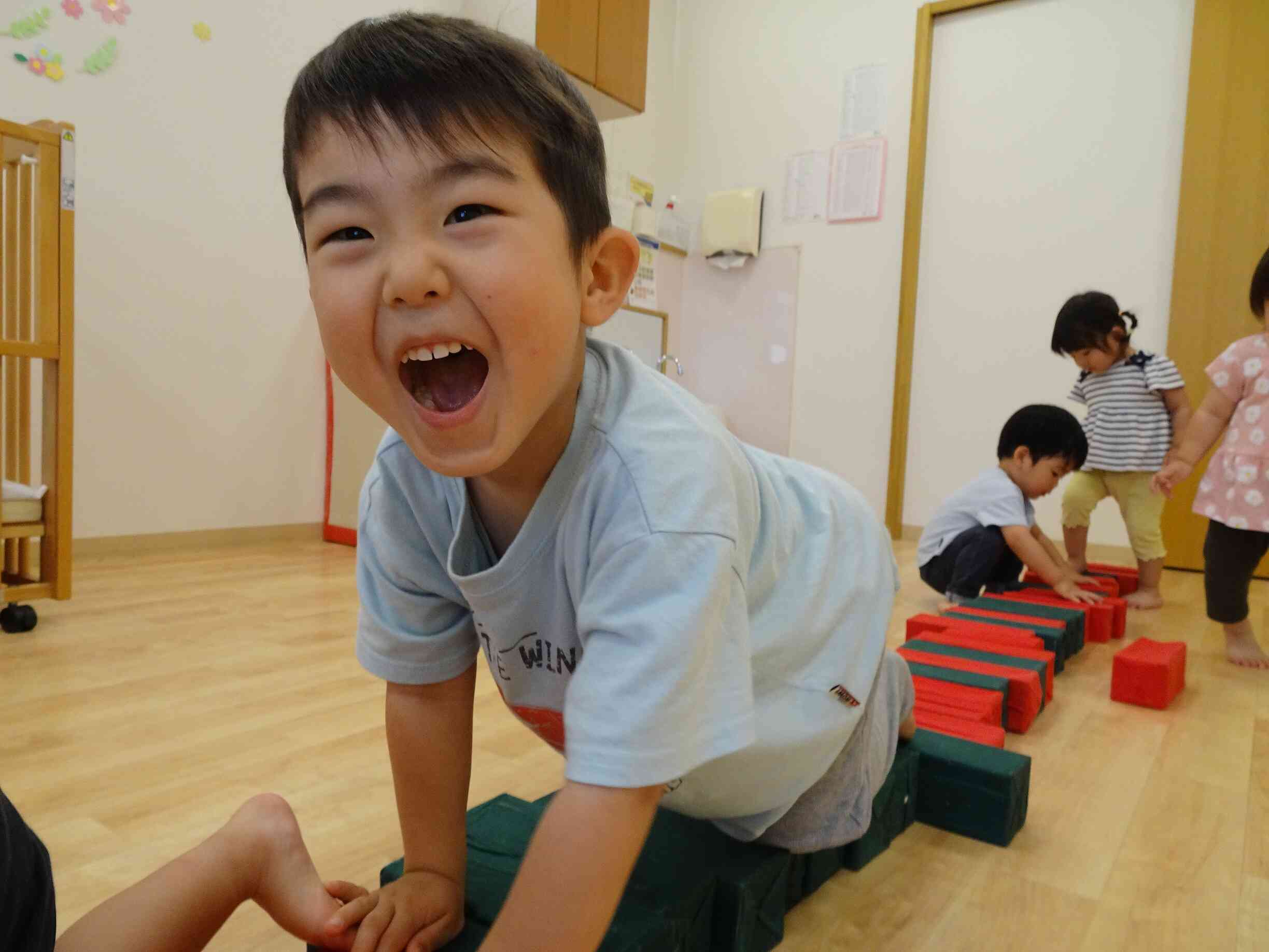 手作り箱積み木の道路が完成♪