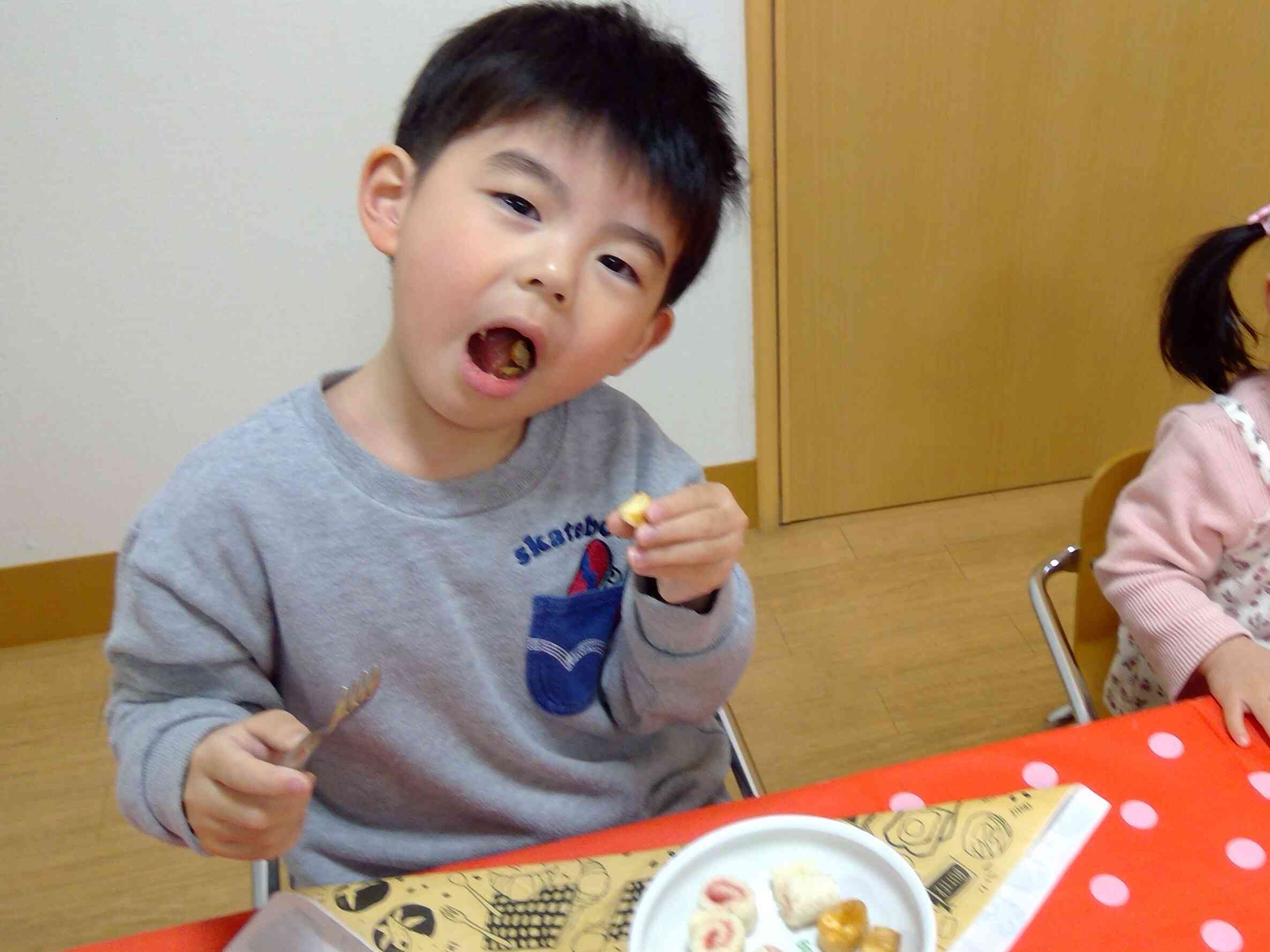 「おいしいっ！」とびっくりしながら食べていました♪
