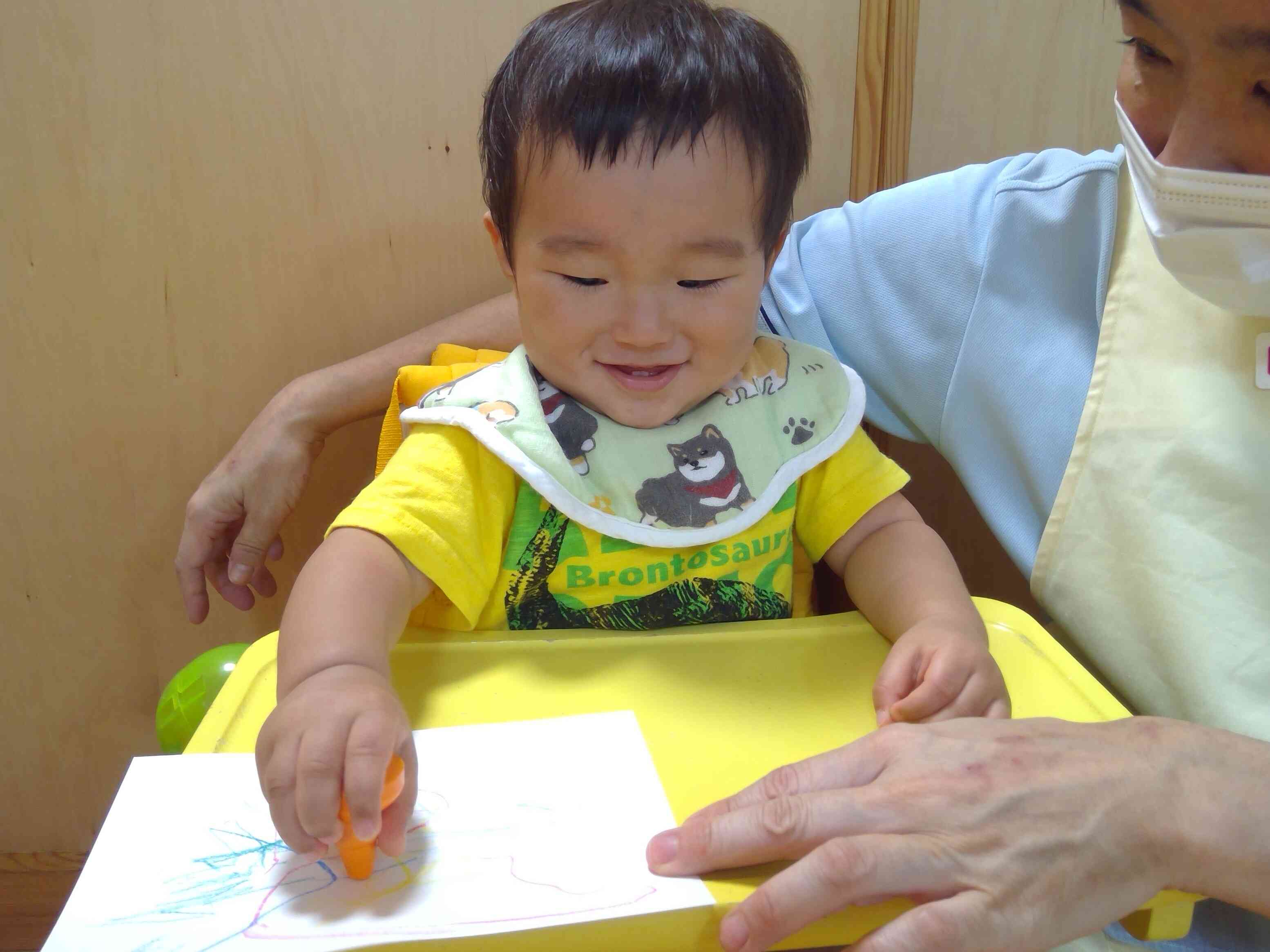 おえかきって こんなに たのしいんだぁ~♪