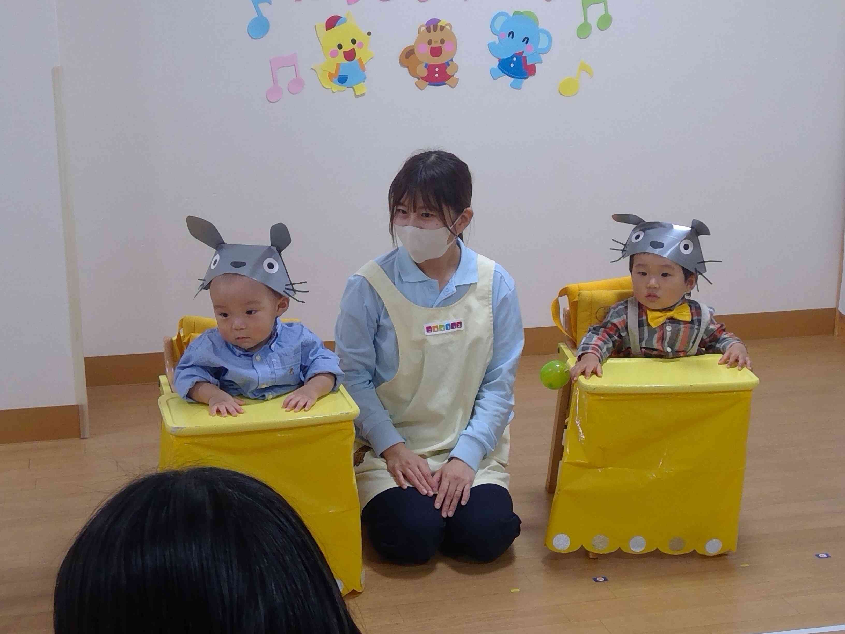 パパ、ママからの注目で・・・小さな心臓がまだドキドキ・・・ドキドキが終わりません・・・