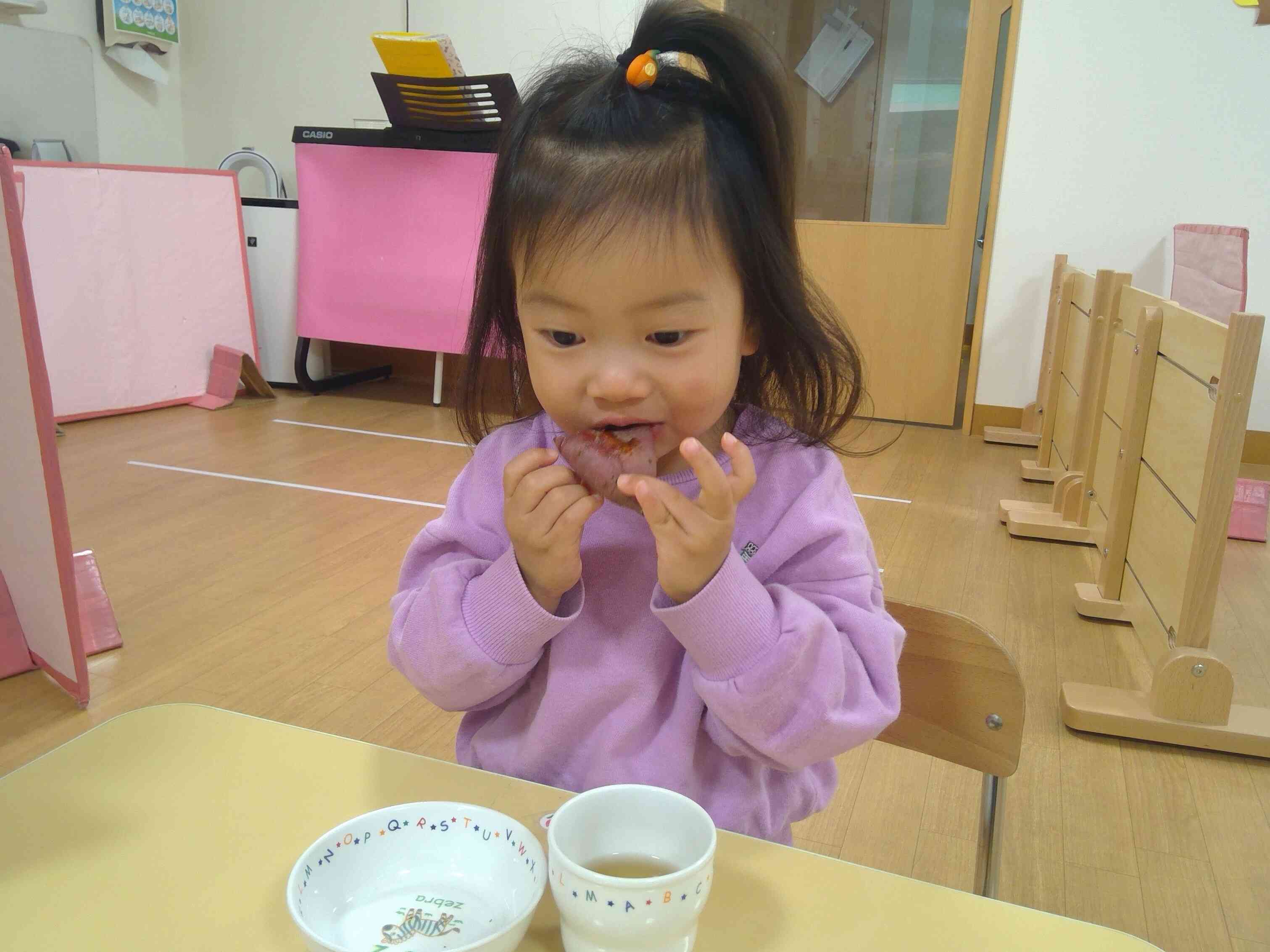 大きなお口であむっ！