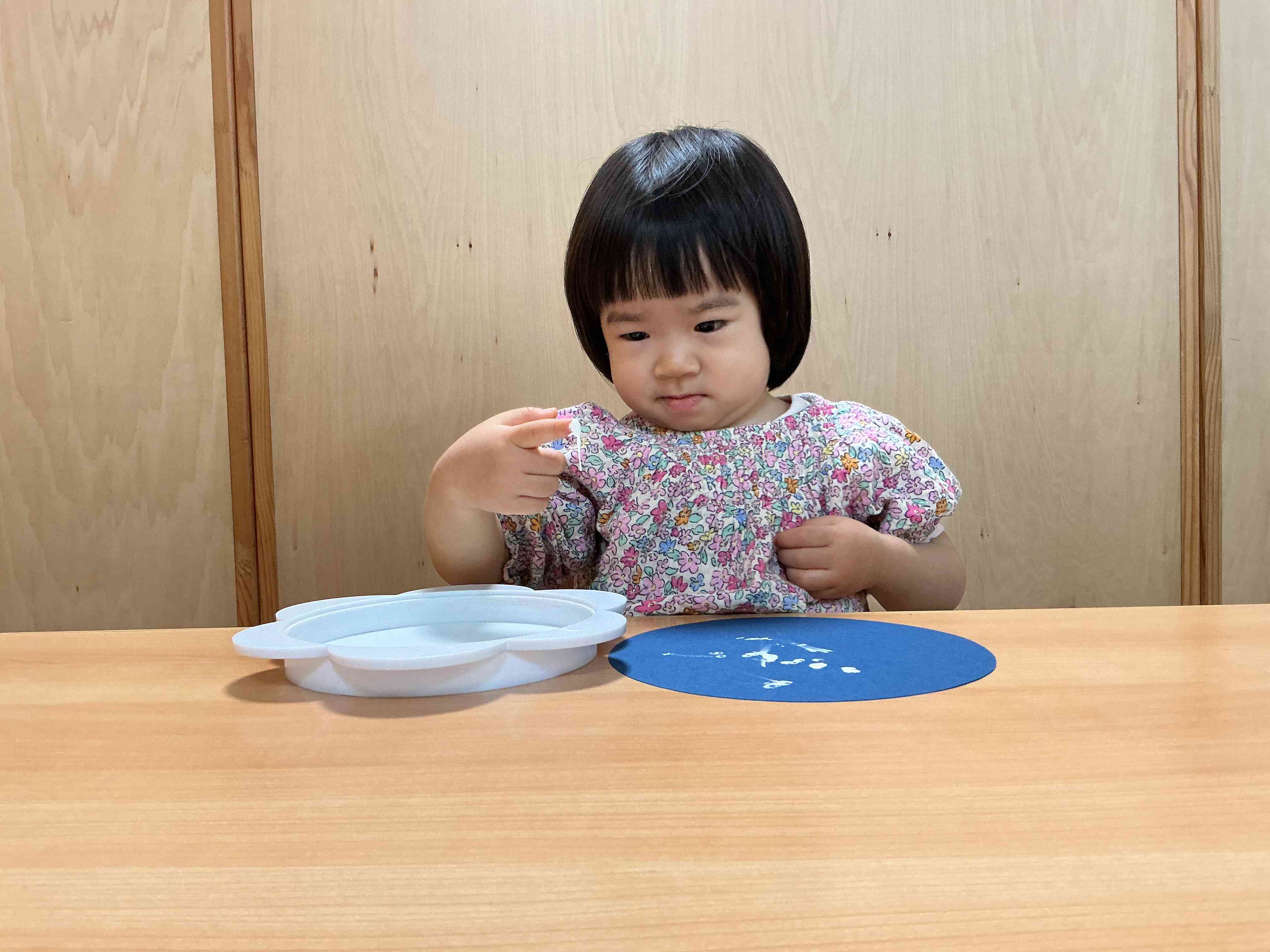 自分でツンツン！！