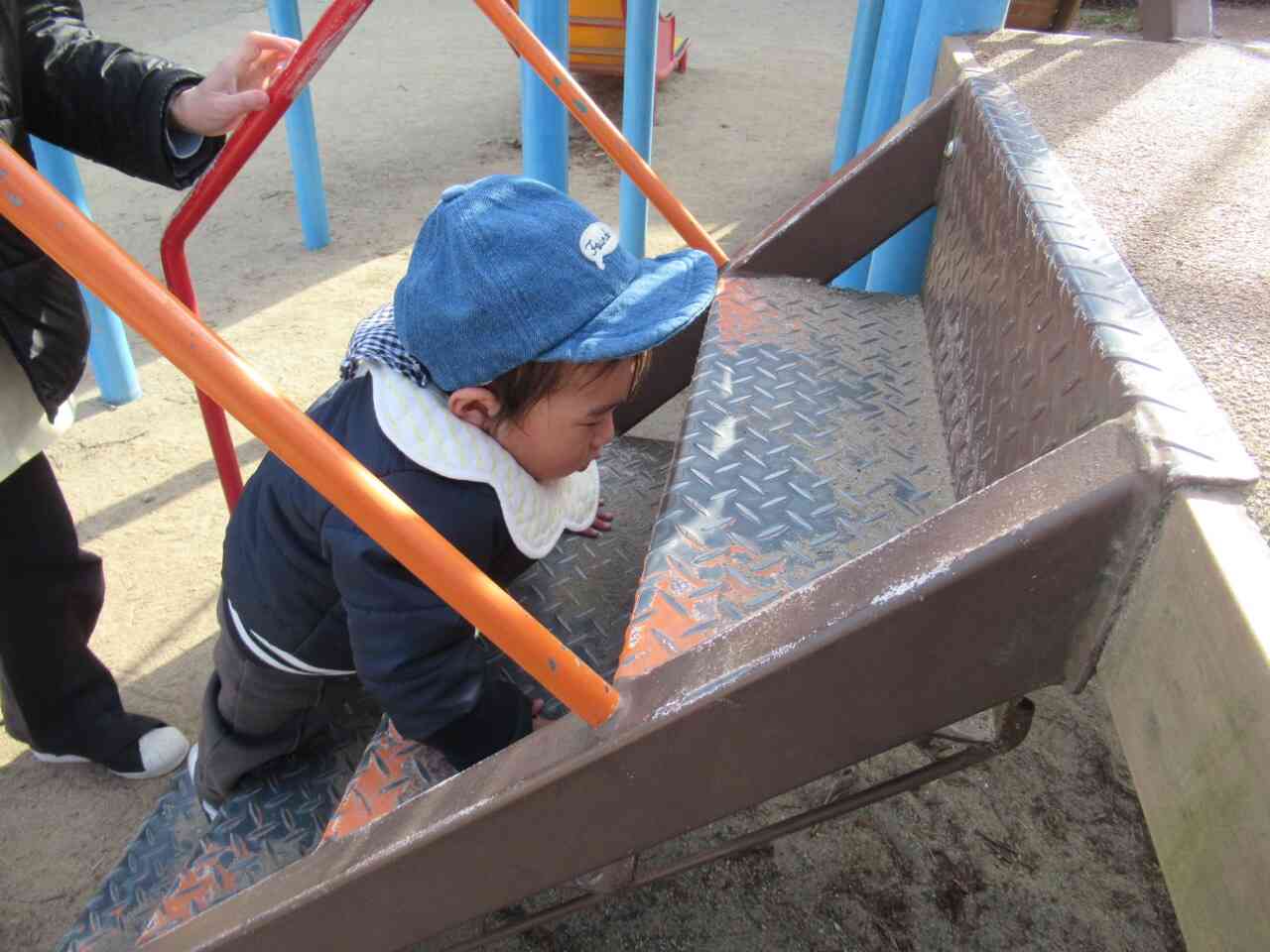 すべり台、楽しいね!!