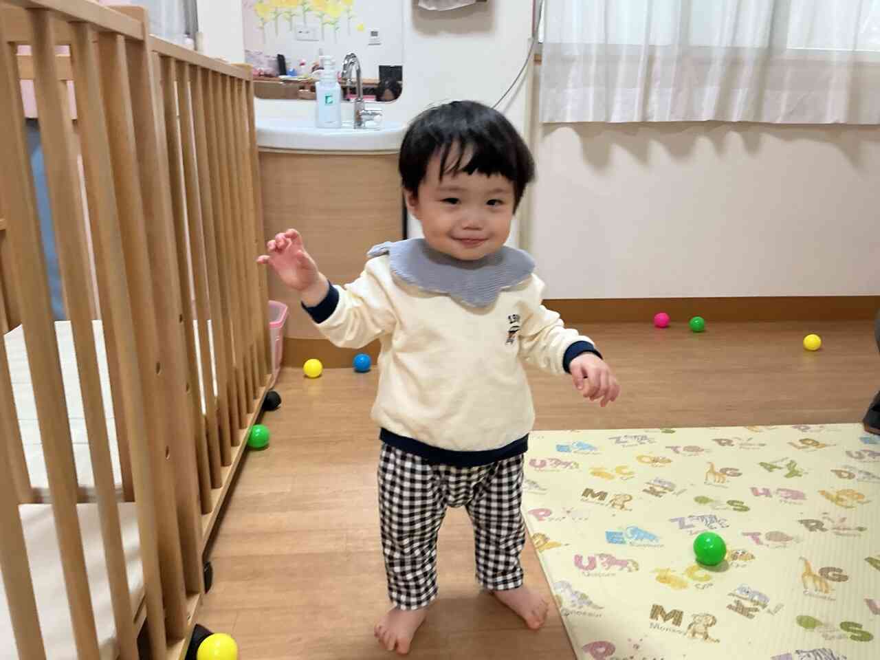 今日のボール遊びと風船遊びも楽しいけど、探索も楽しそうです。