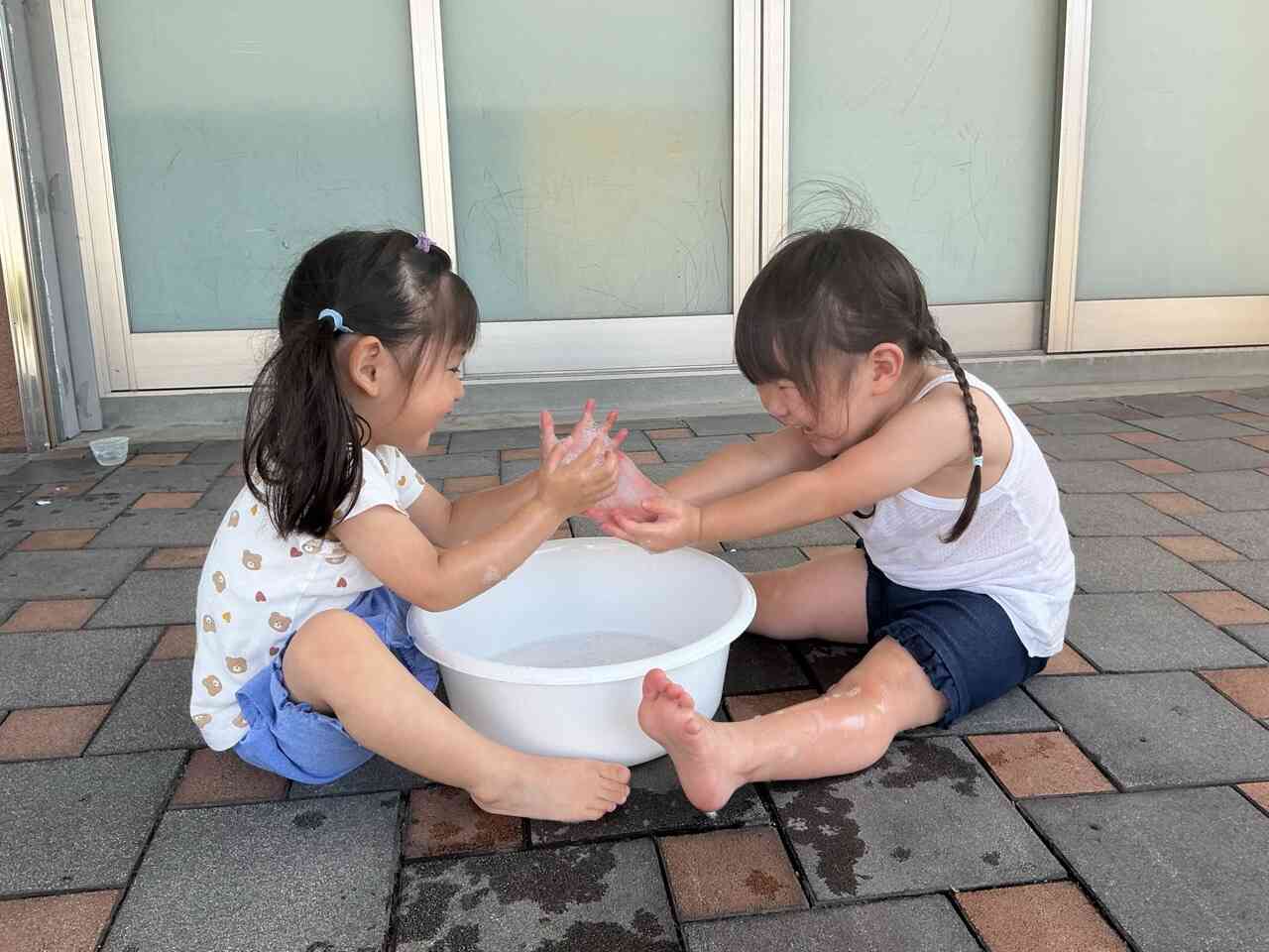 アワアワを存分に楽しんでいます。