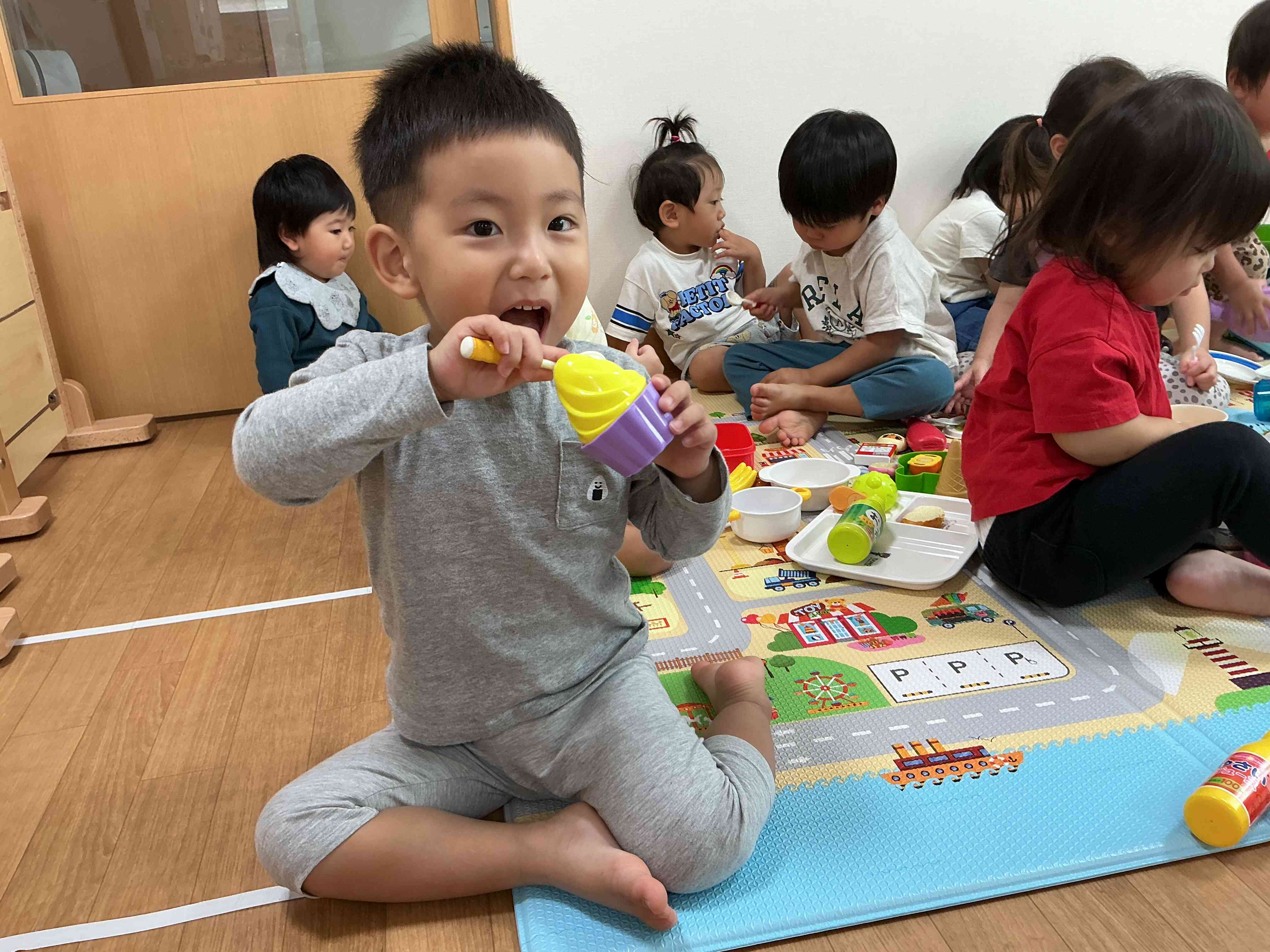 ままごと遊び、楽しいね〜！