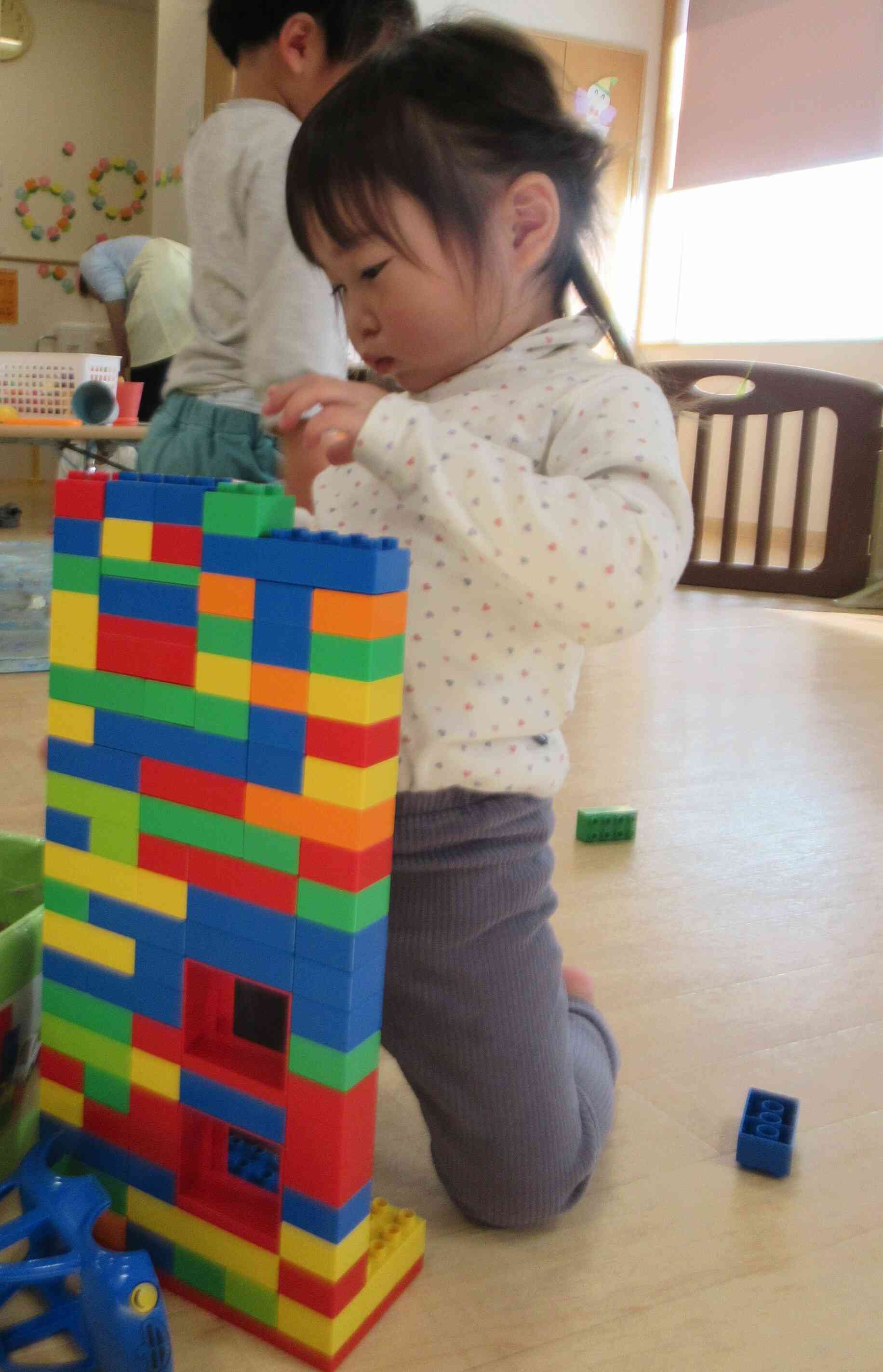 ブロック遊び～うさぎ組～（2歳児）