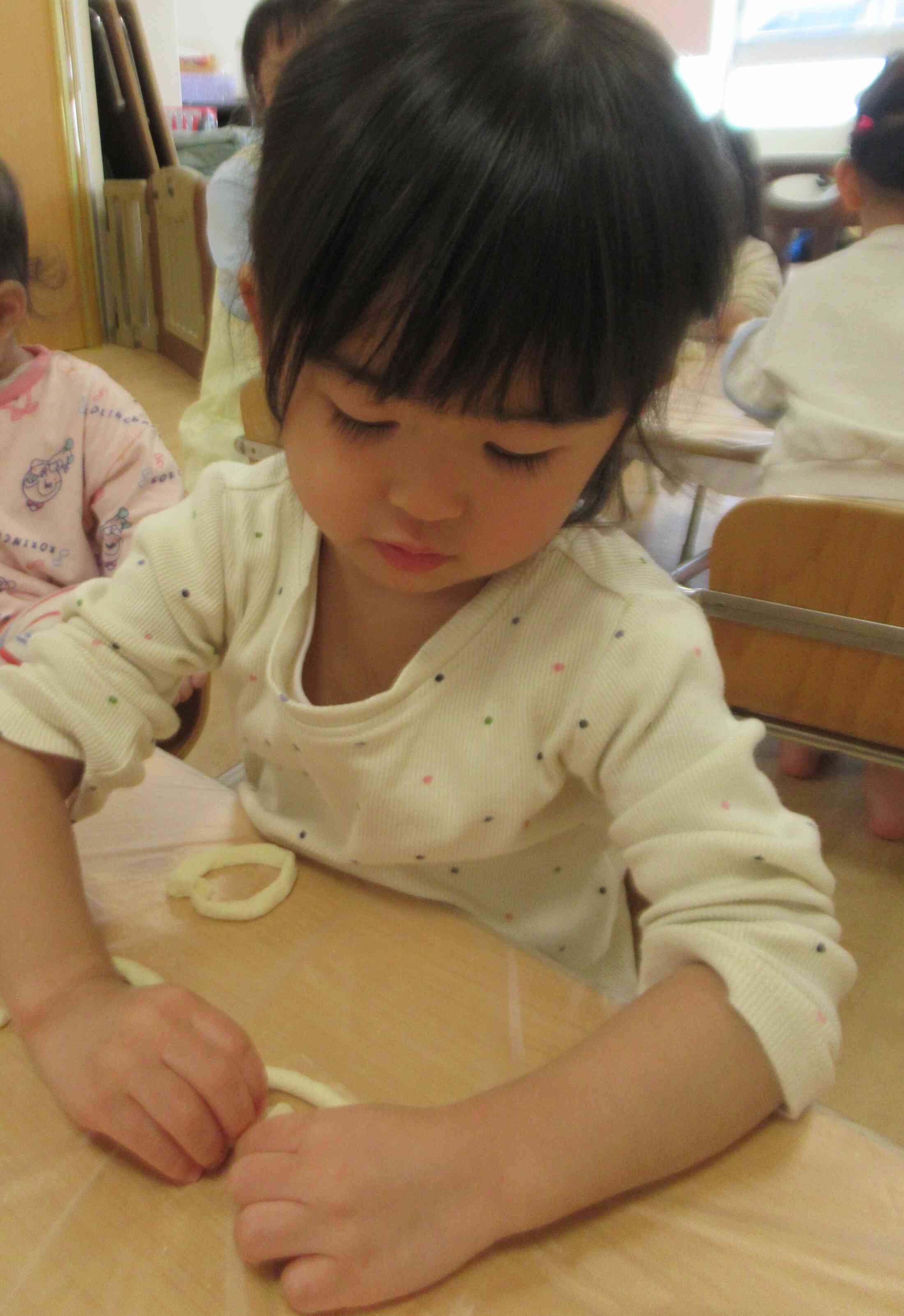 小麦粉粘土～あひる組～（1歳児）
