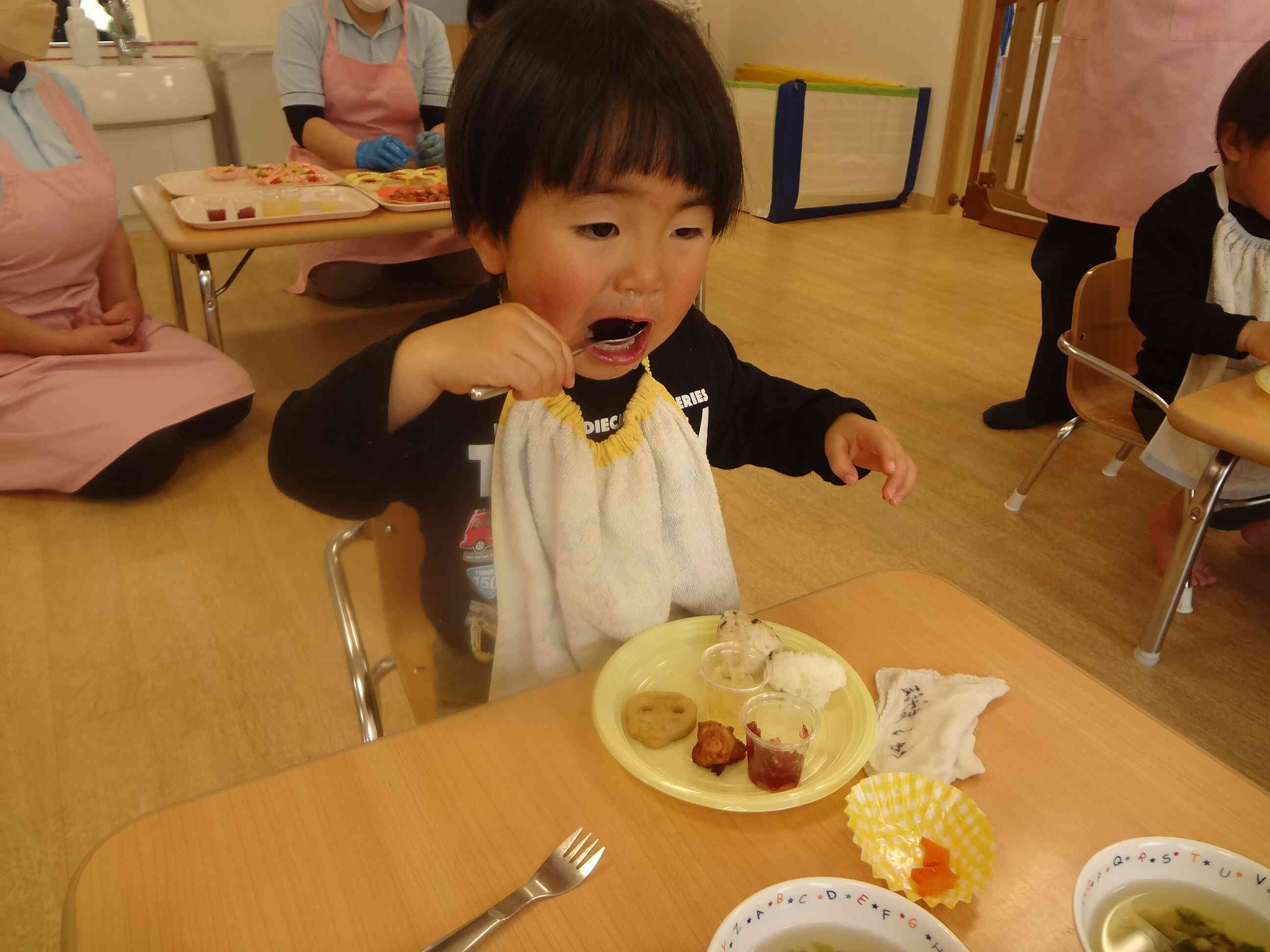 ミートローフ、食べちゃった！　よし！次はゼリー