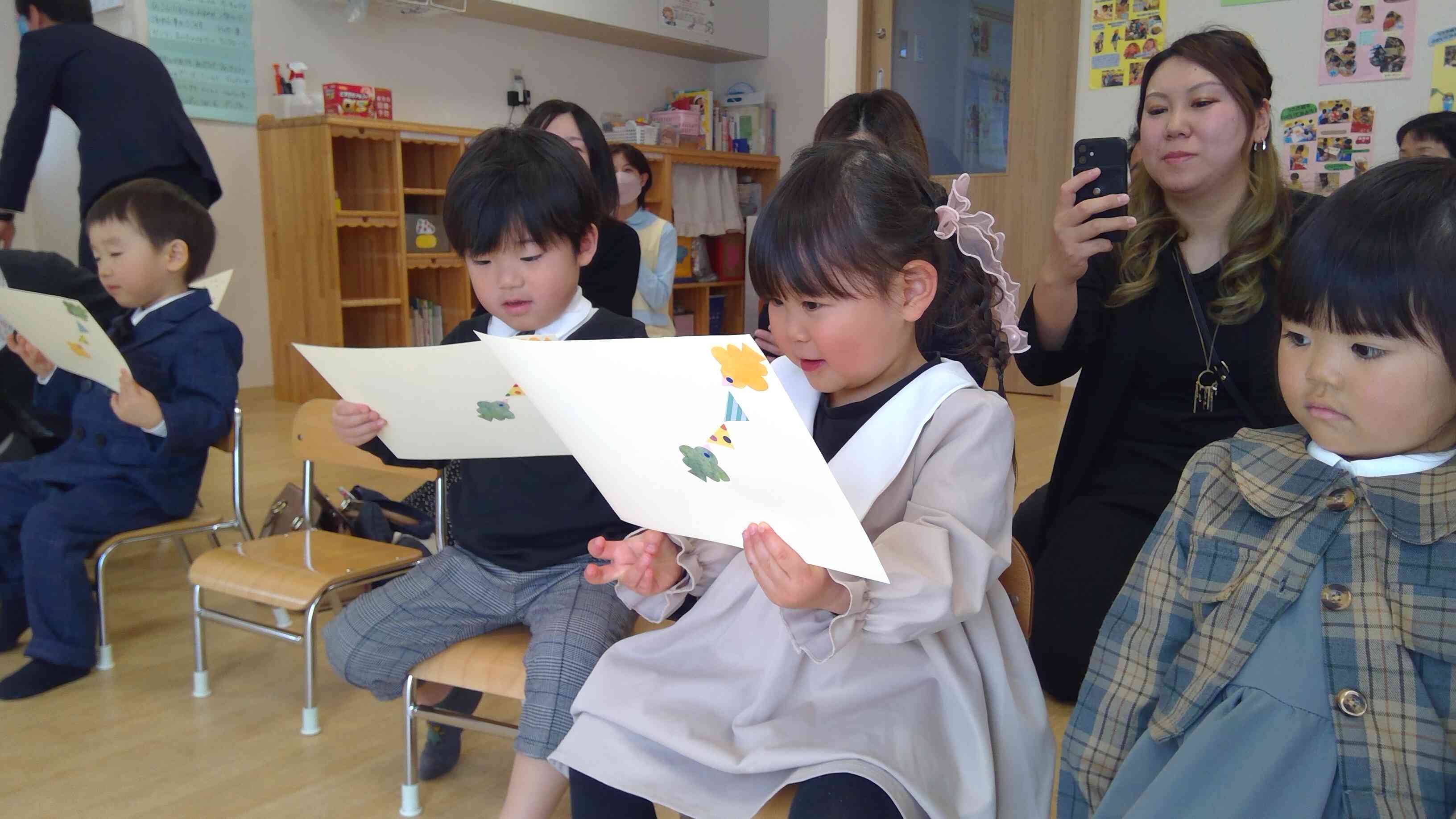 そつえんするんだって‼　えっ　そつえんってな～～に？